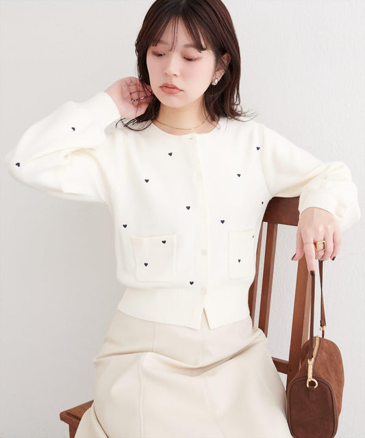 愛心刺繡帶口袋開衫