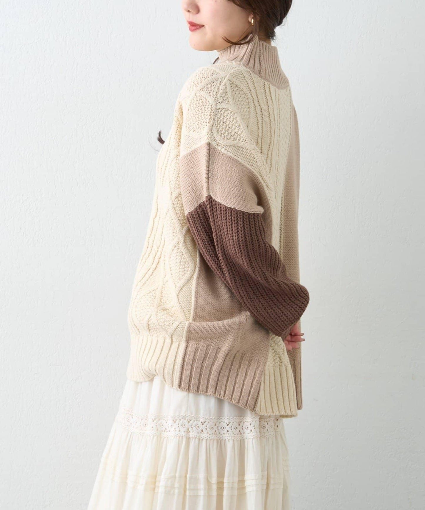 【NAO】拼色手工縫線套頭衫