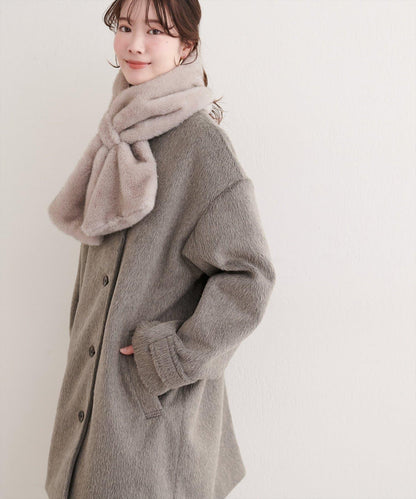 帶圍巾大衣