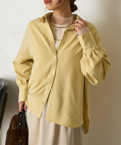 後背雙褶襯衫