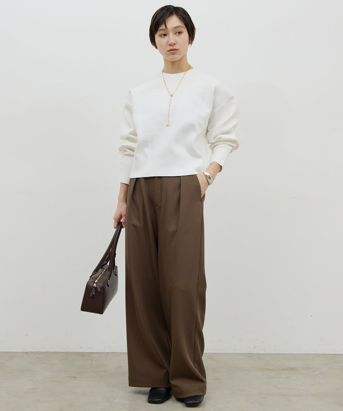 衛衣風格圓領針織衫