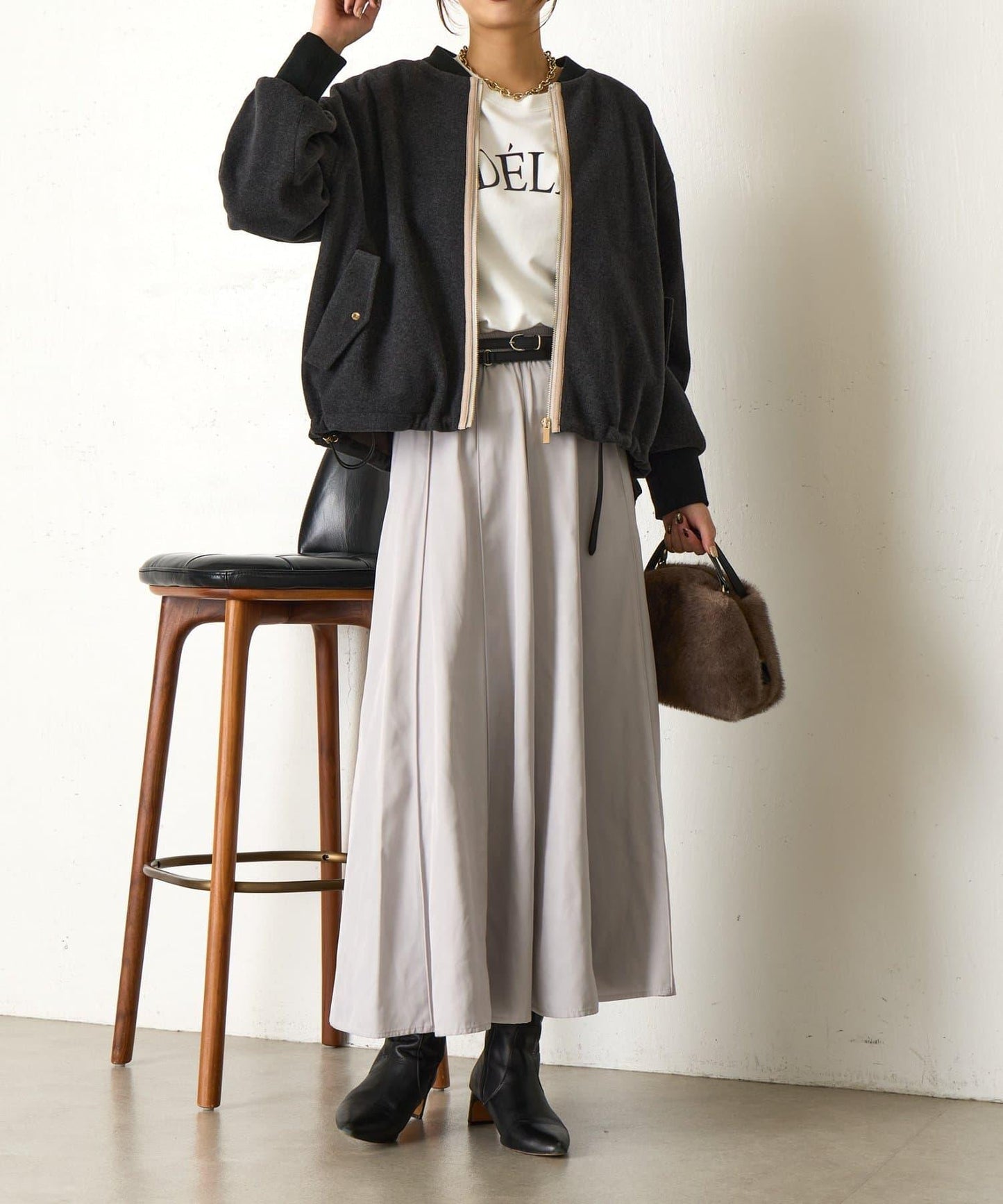 背部荷葉邊夾克