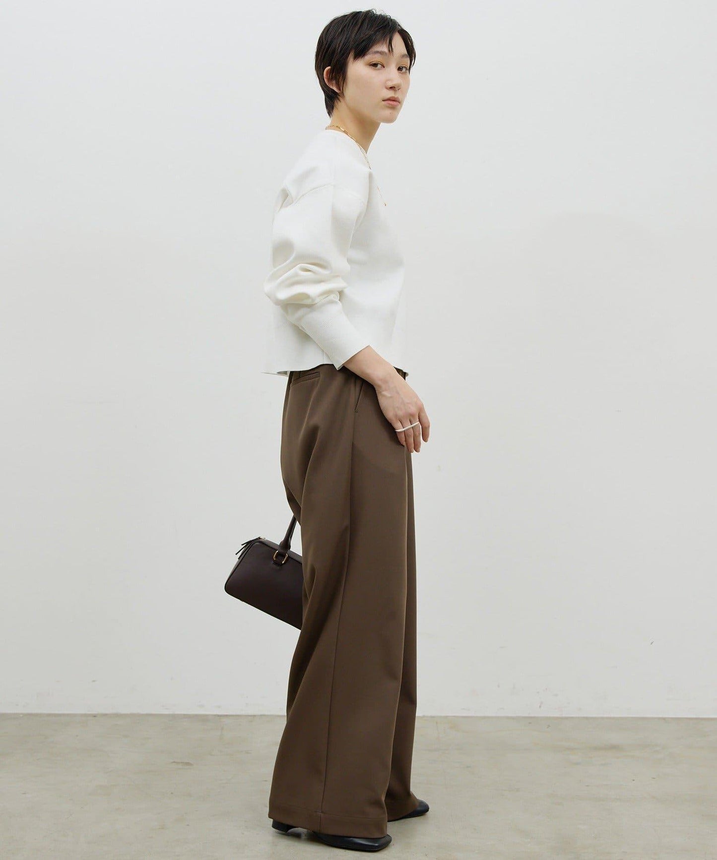 衛衣風格圓領針織衫