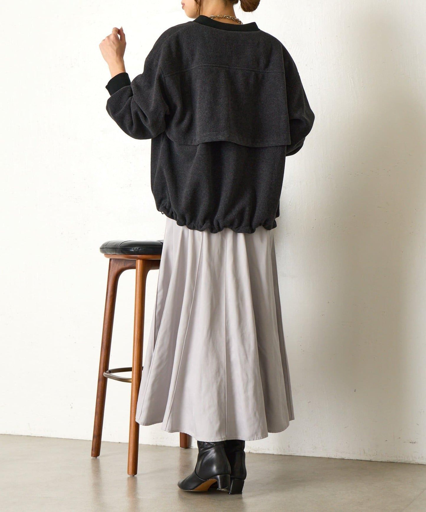 背部荷葉邊夾克