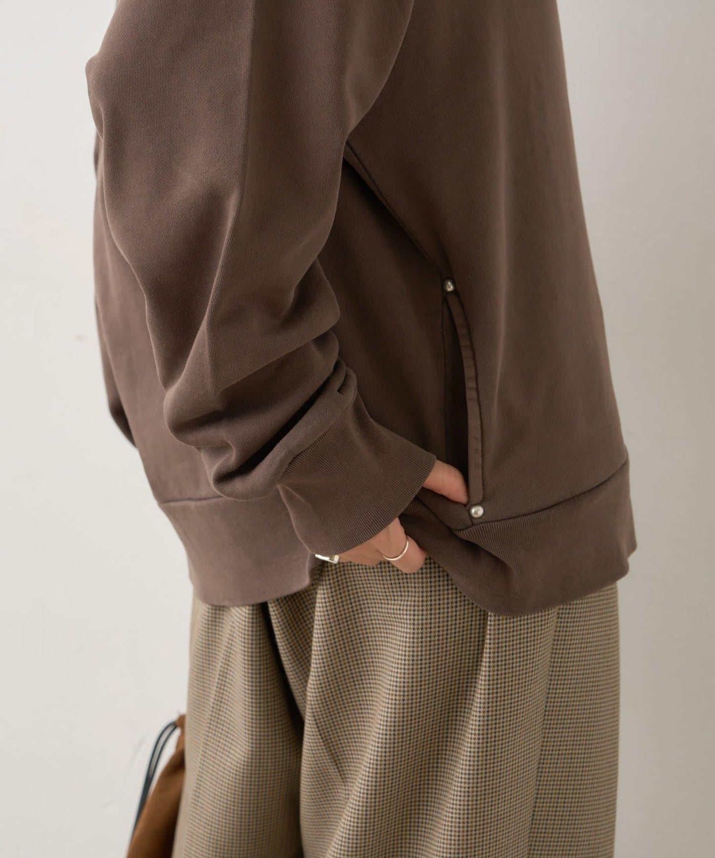 【WHIMSIC】水洗染色鉚釘裝飾衛衣套頭衫