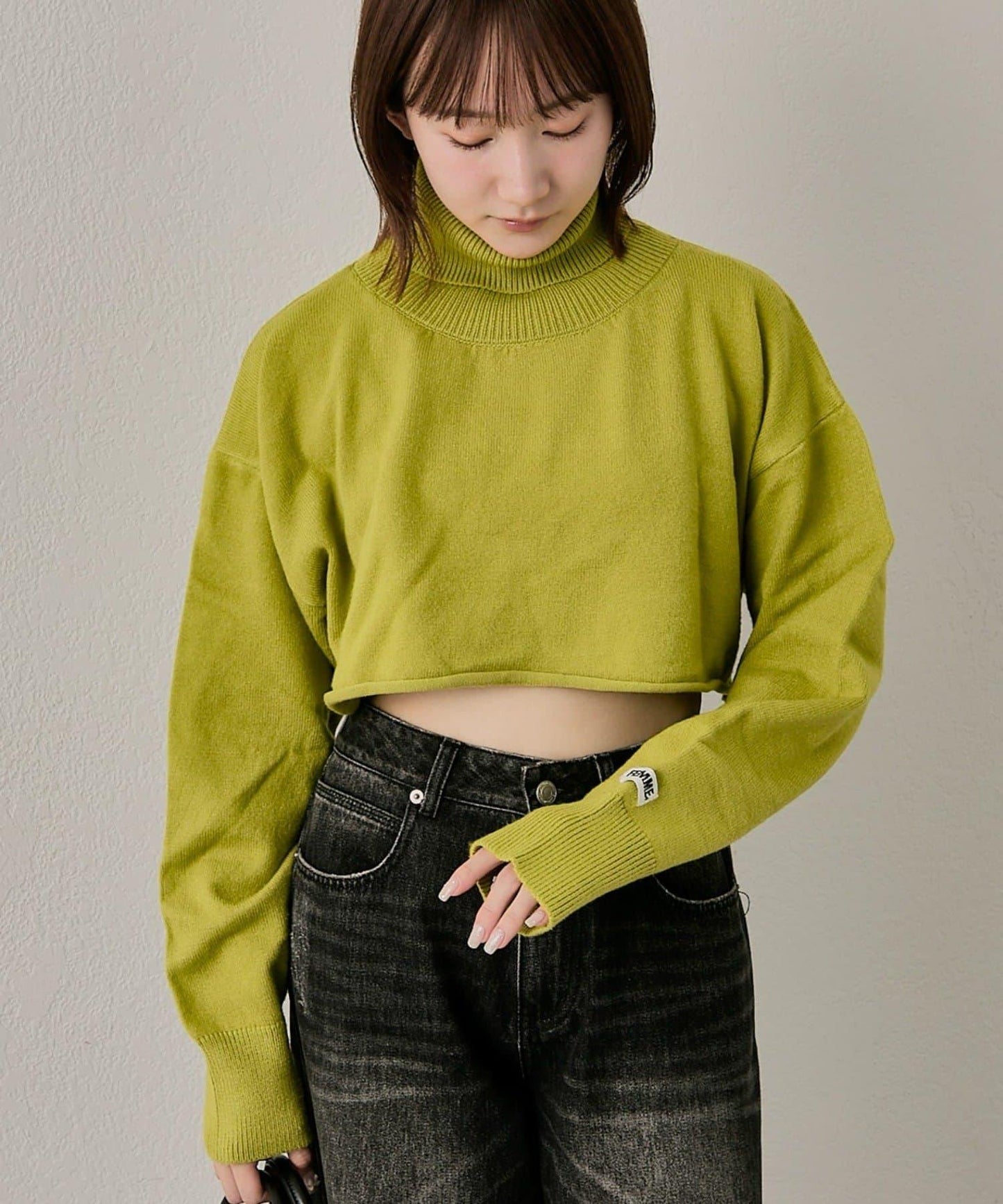 mline 短款高領針織上衣