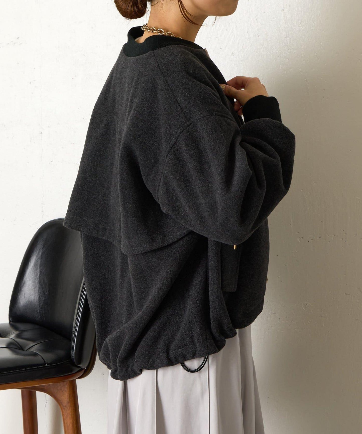 背部荷葉邊夾克