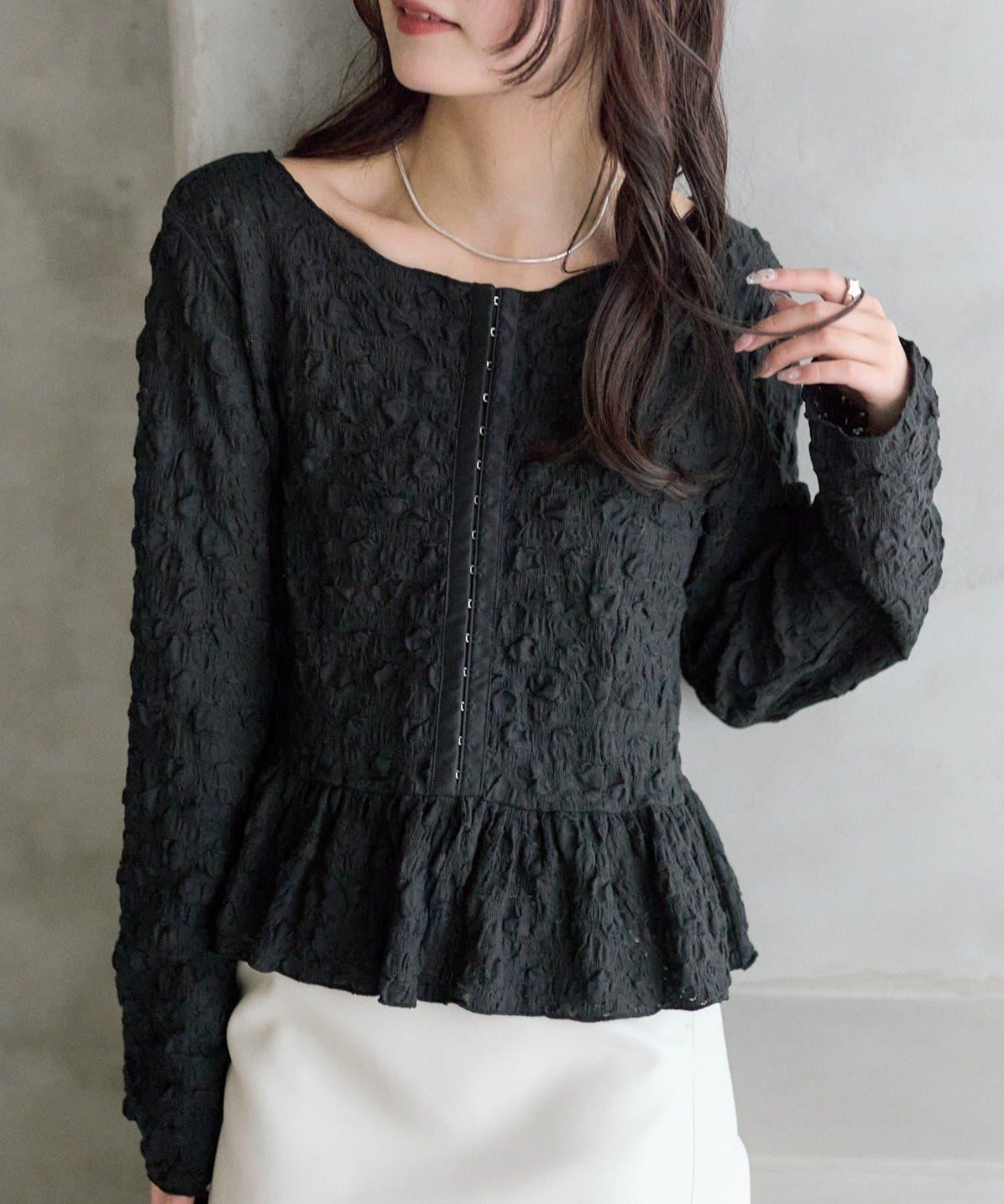 褶皺荷葉邊上衣