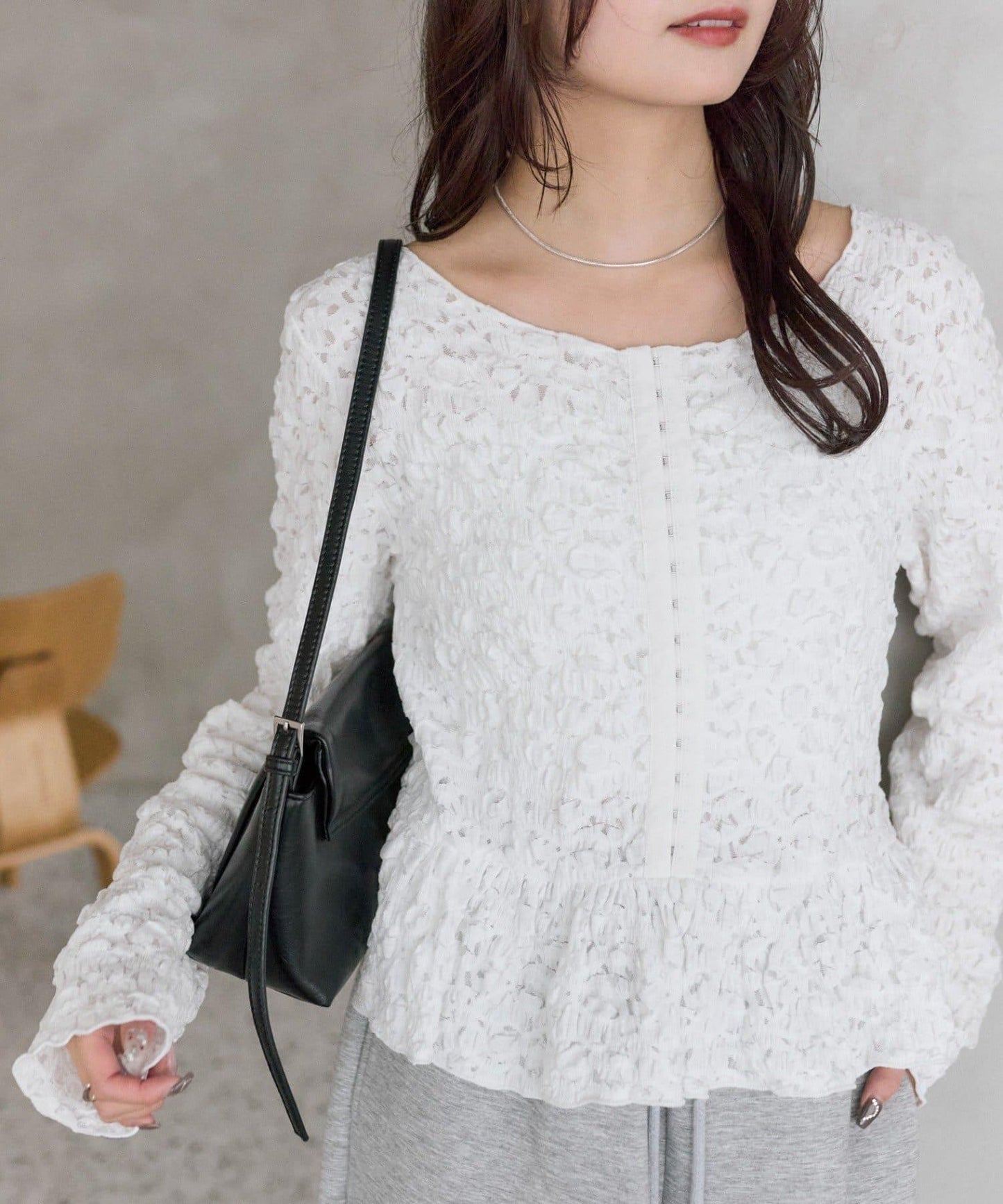 褶皺荷葉邊上衣