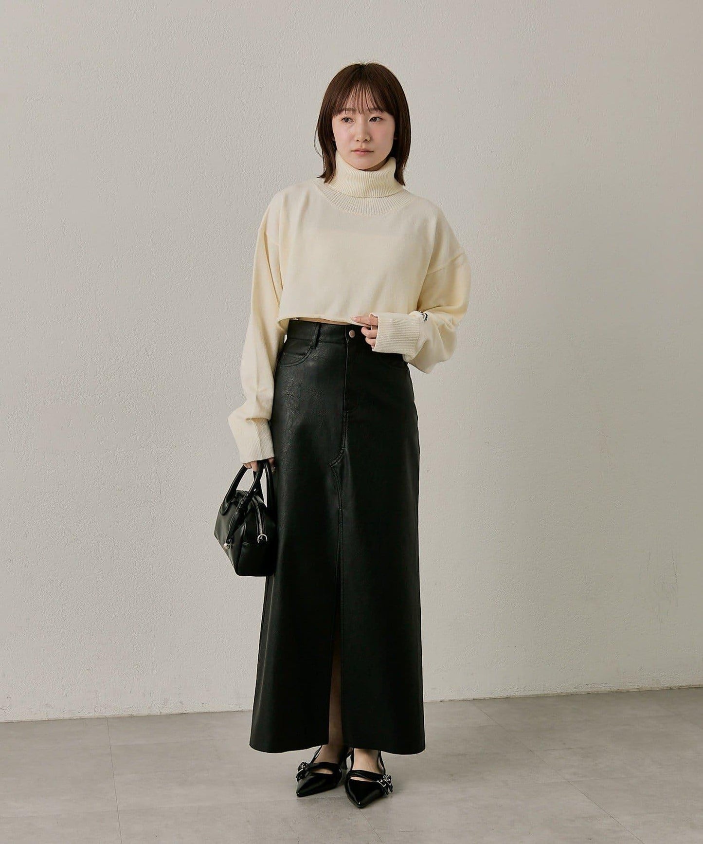 mline 短款高領針織上衣