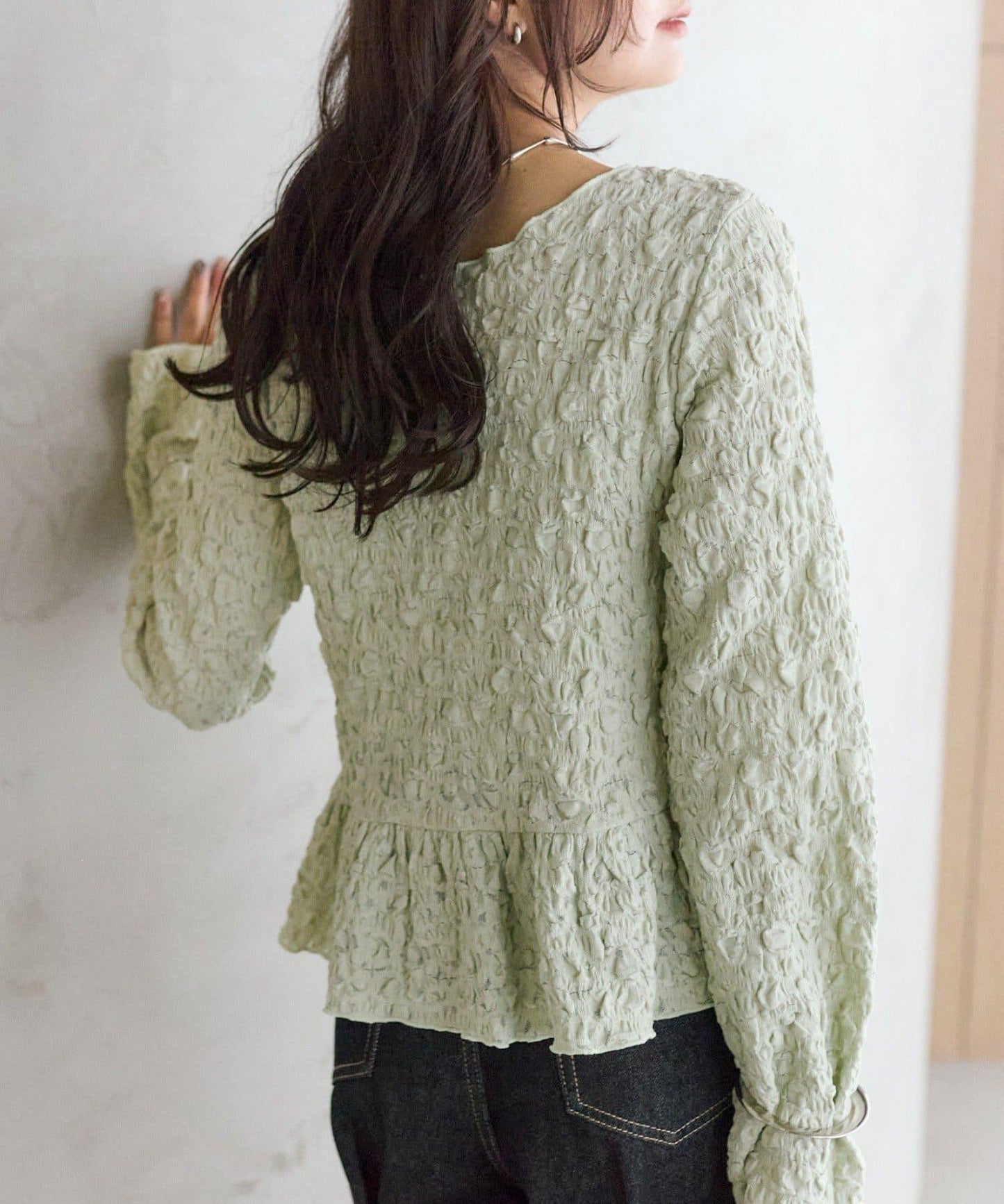 褶皺荷葉邊上衣