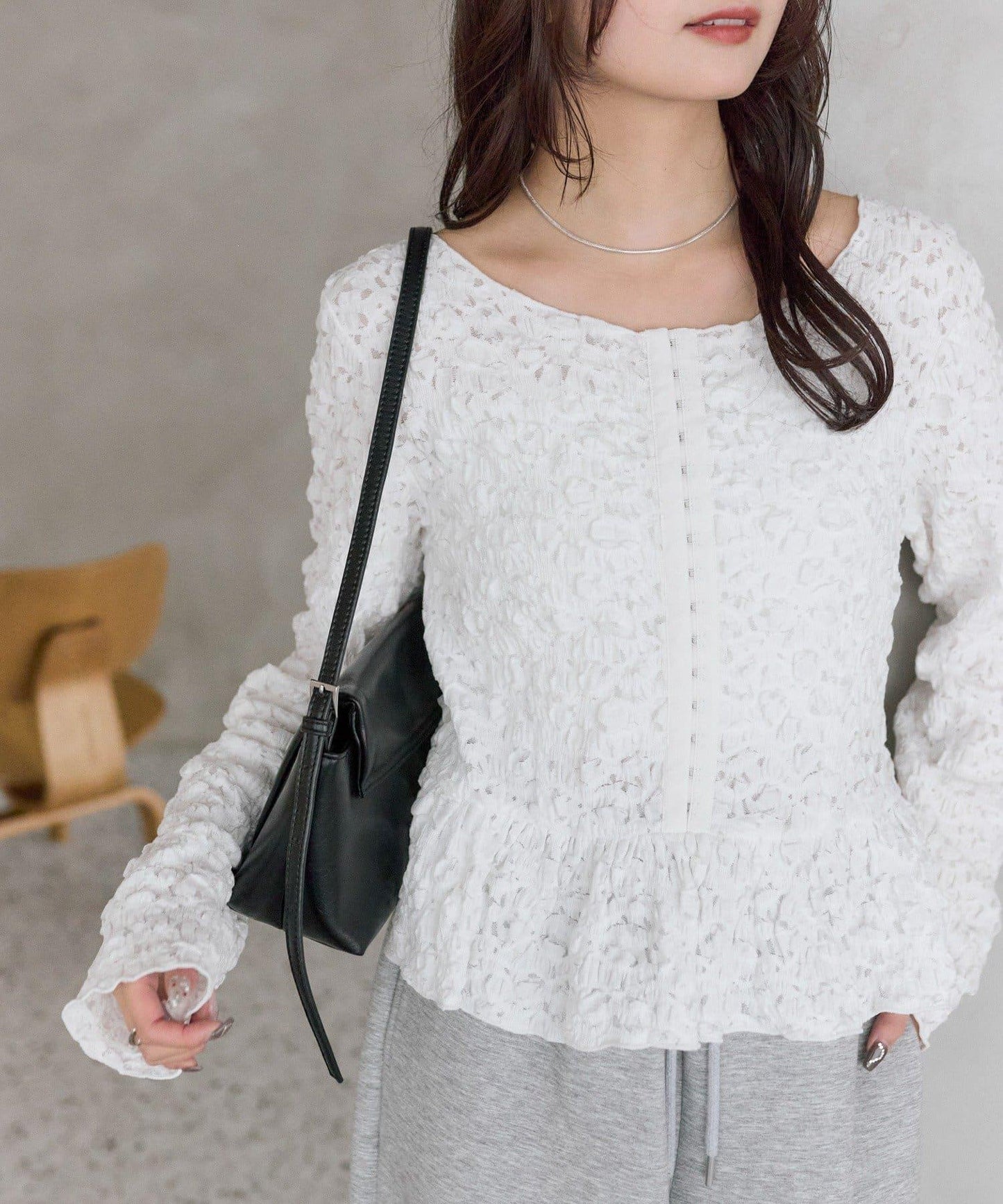 褶皺荷葉邊上衣