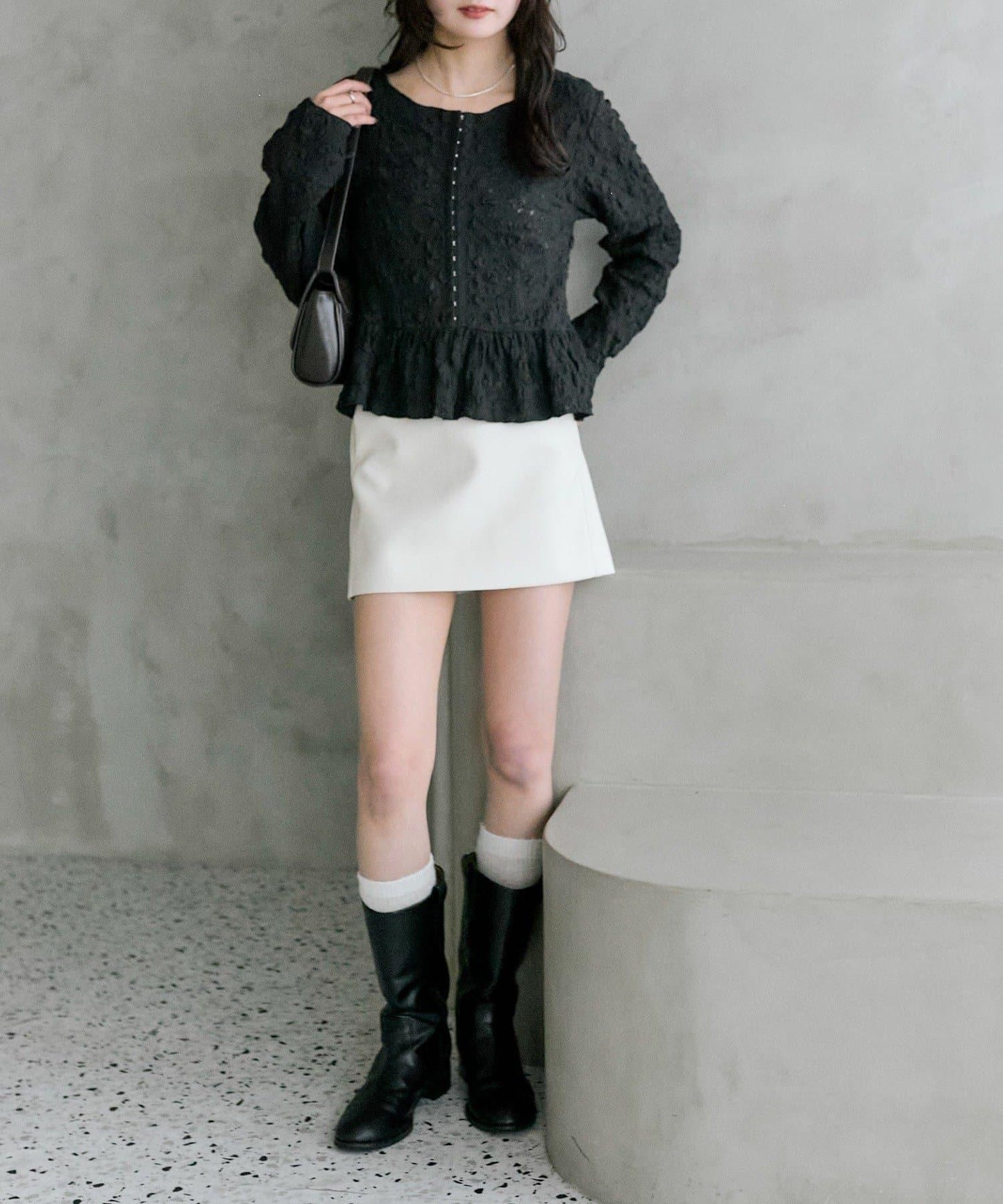 褶皺荷葉邊上衣