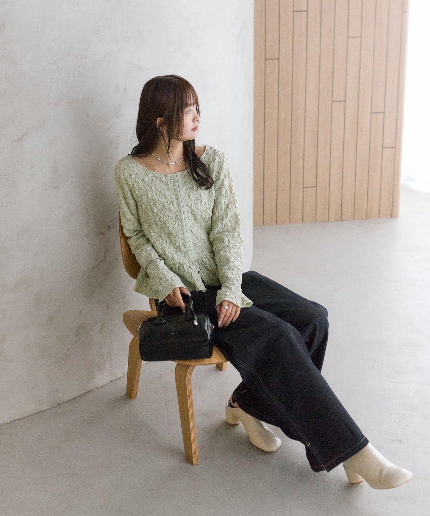 褶皺荷葉邊上衣