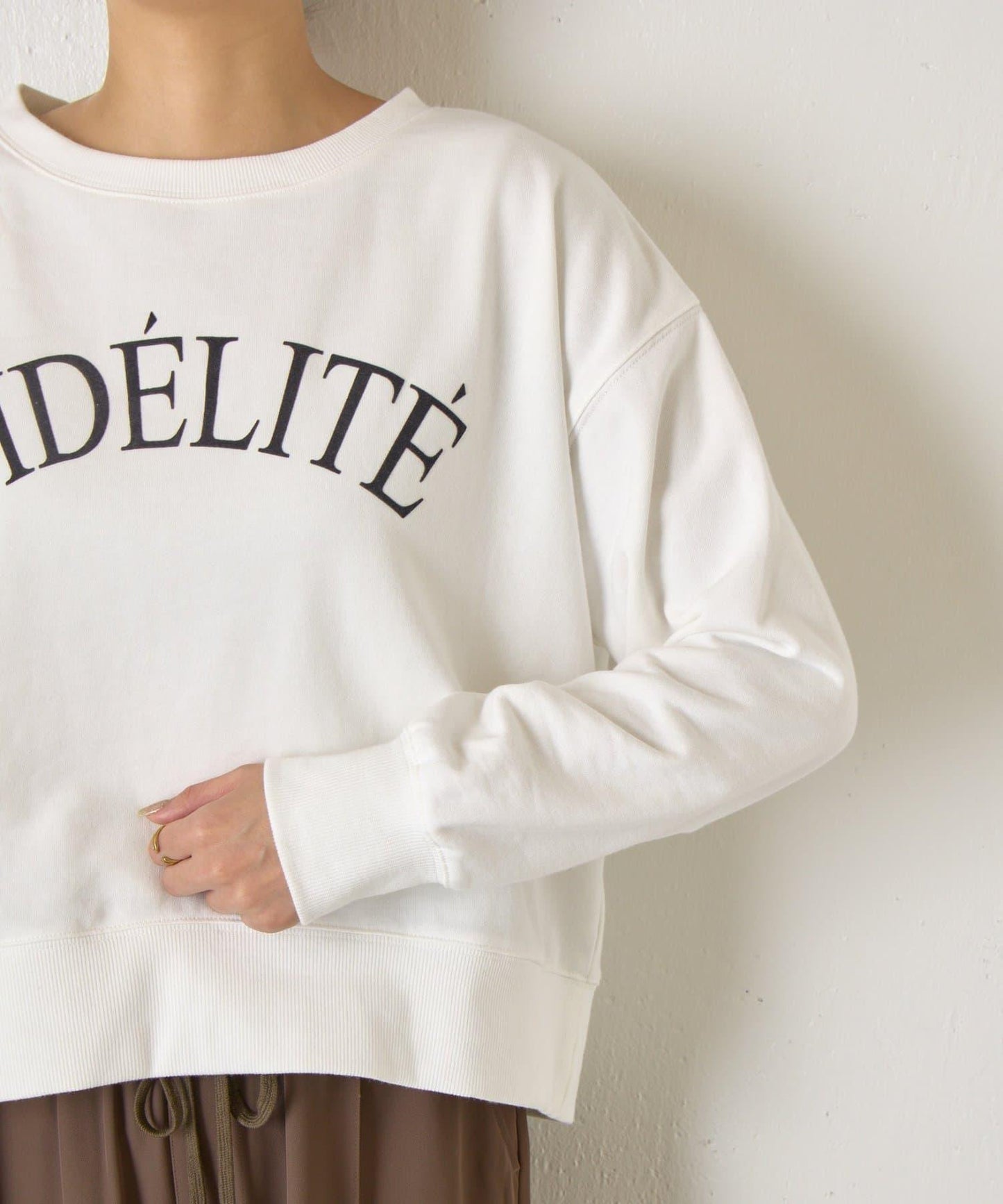 迷你毛圈植絨字母印花長袖T恤