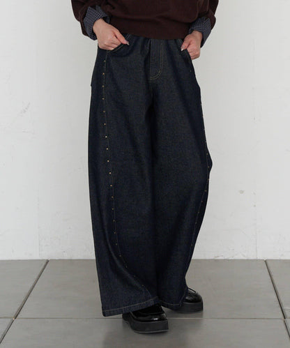 鉚釘裝飾寬鬆牛仔褲