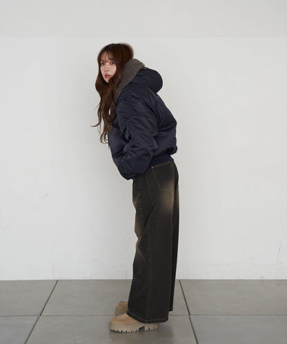 鉚釘裝飾寬鬆牛仔褲