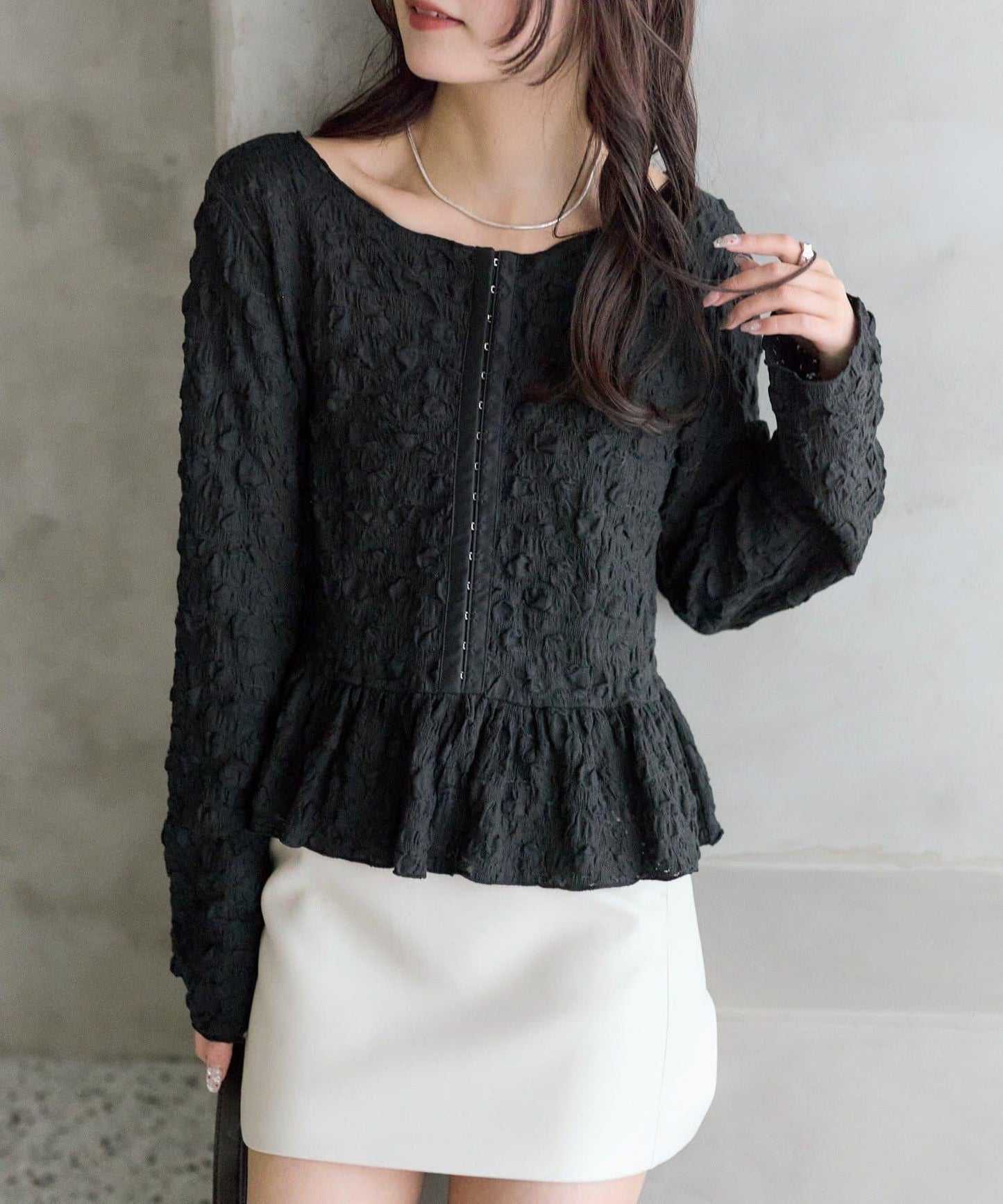 褶皺荷葉邊上衣