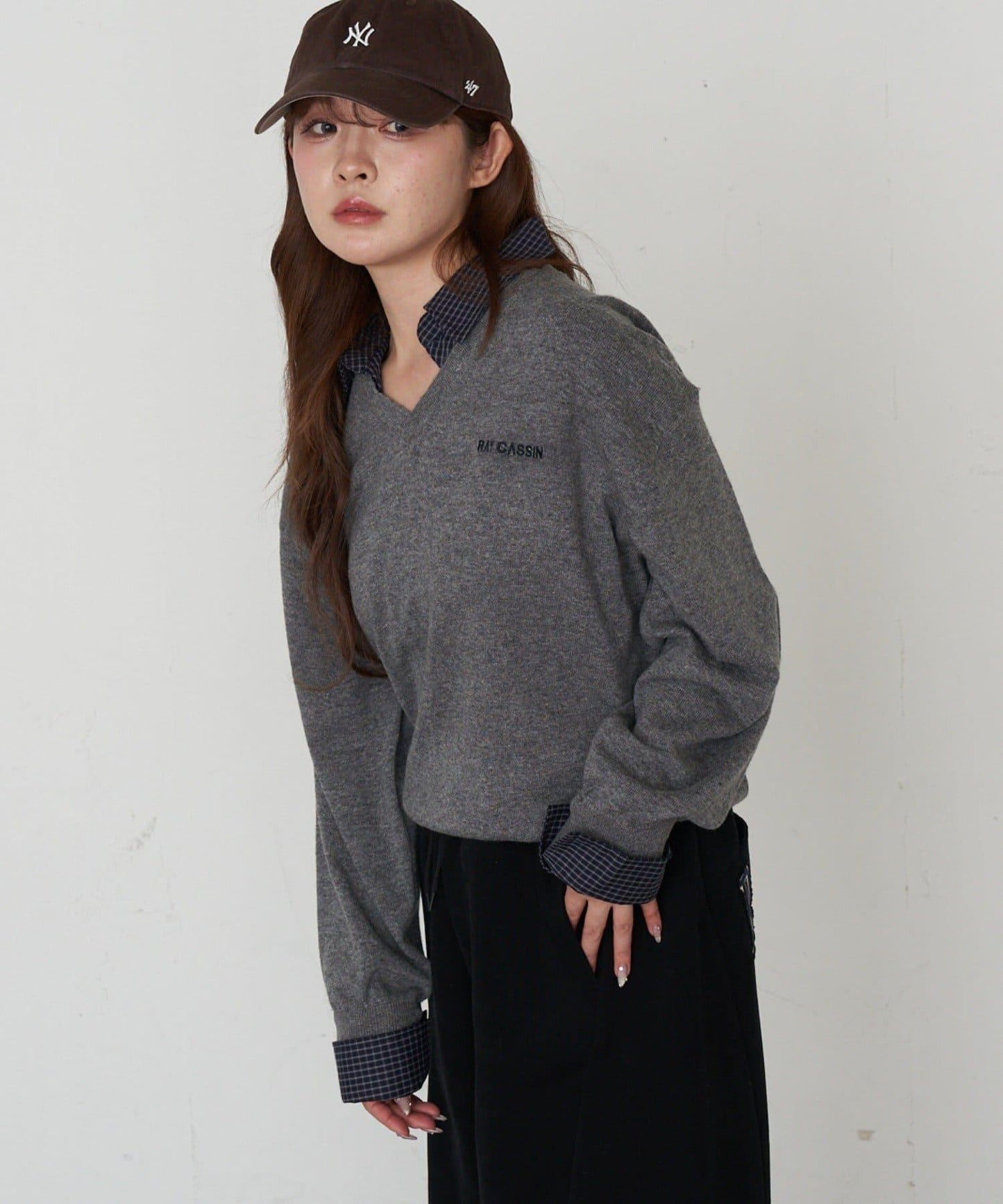 帶領V領刺繡針織衫