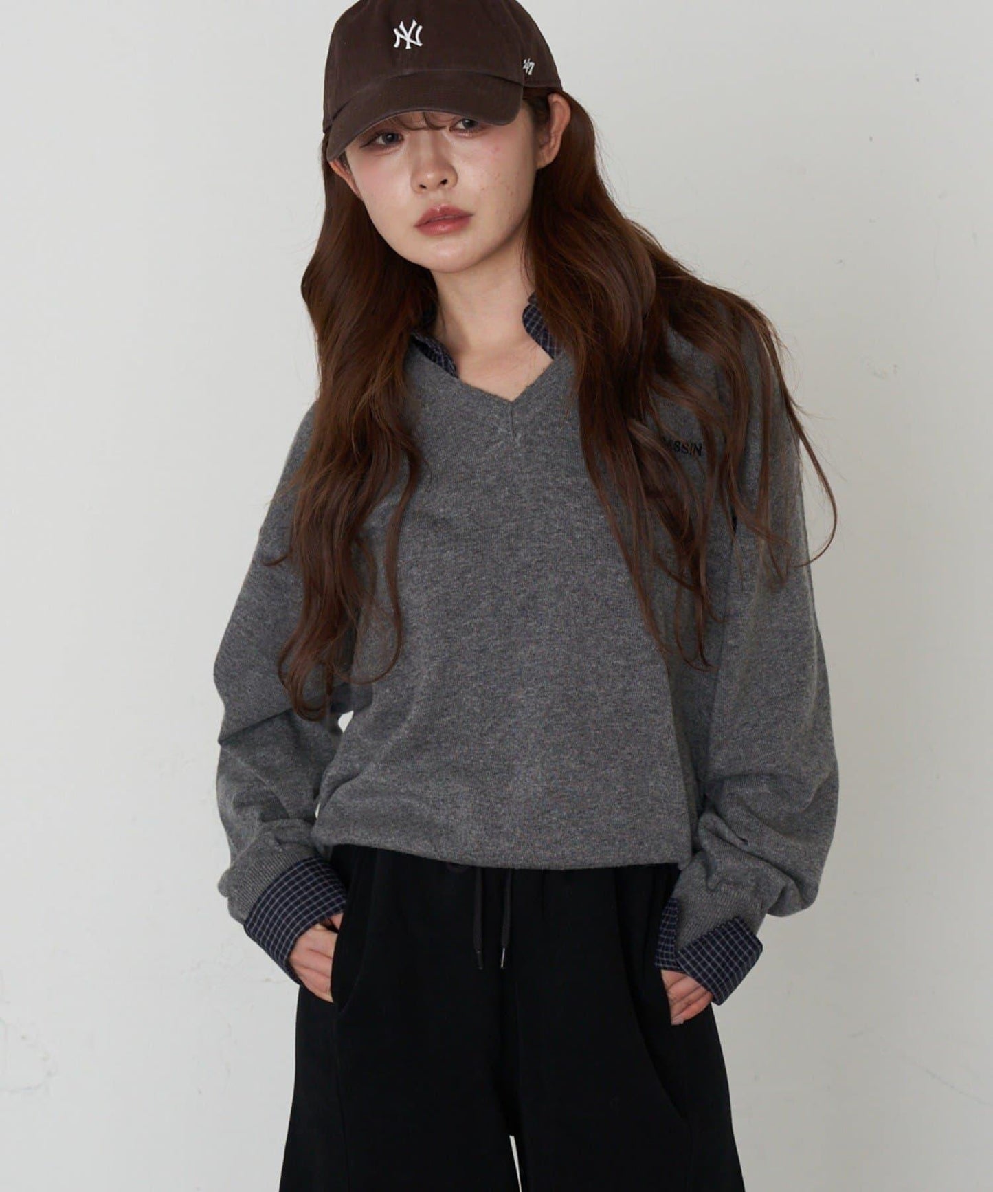 帶領V領刺繡針織衫