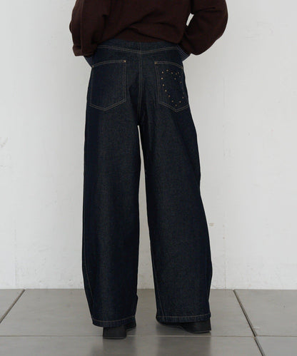 鉚釘裝飾寬鬆牛仔褲