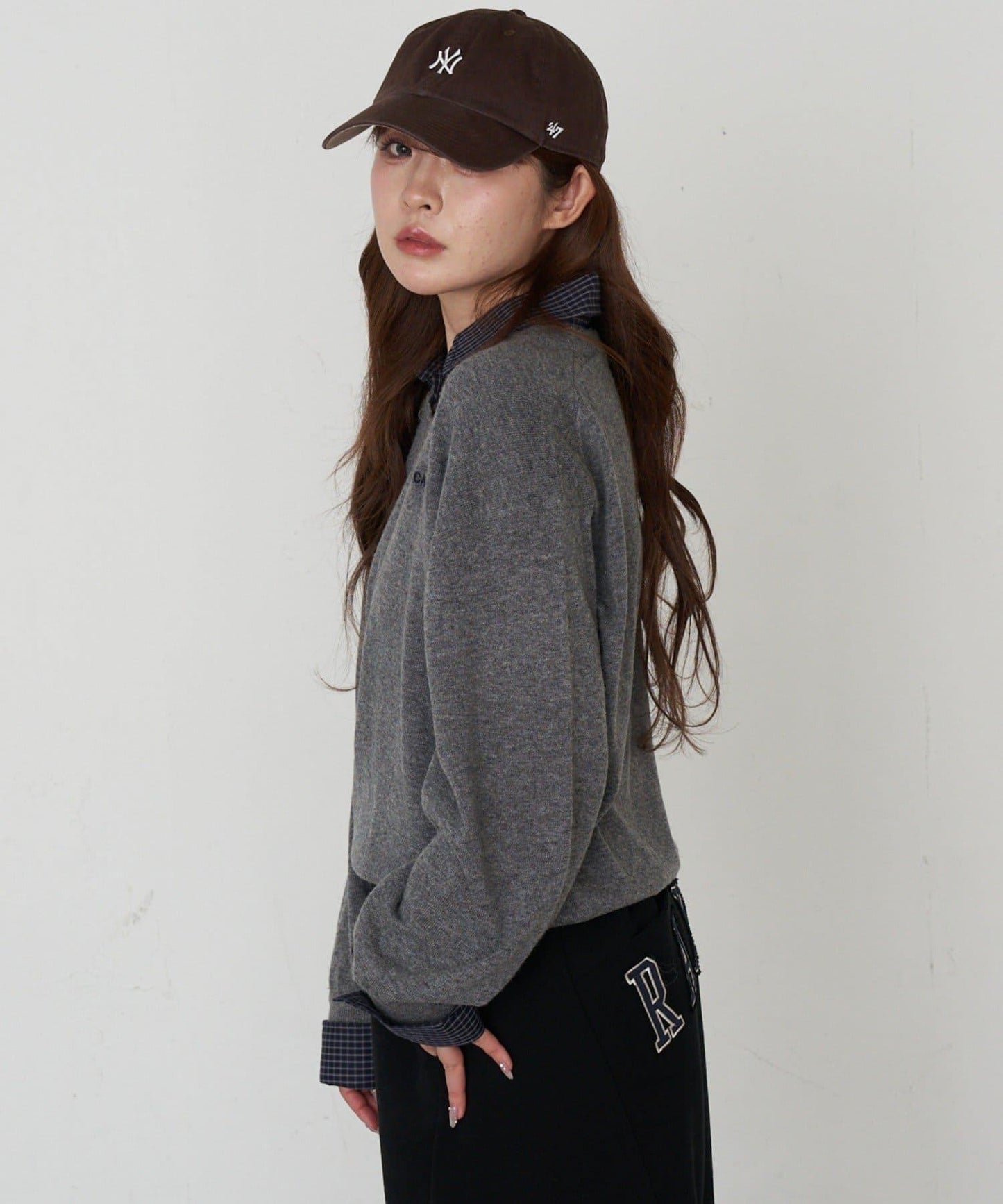 帶領V領刺繡針織衫