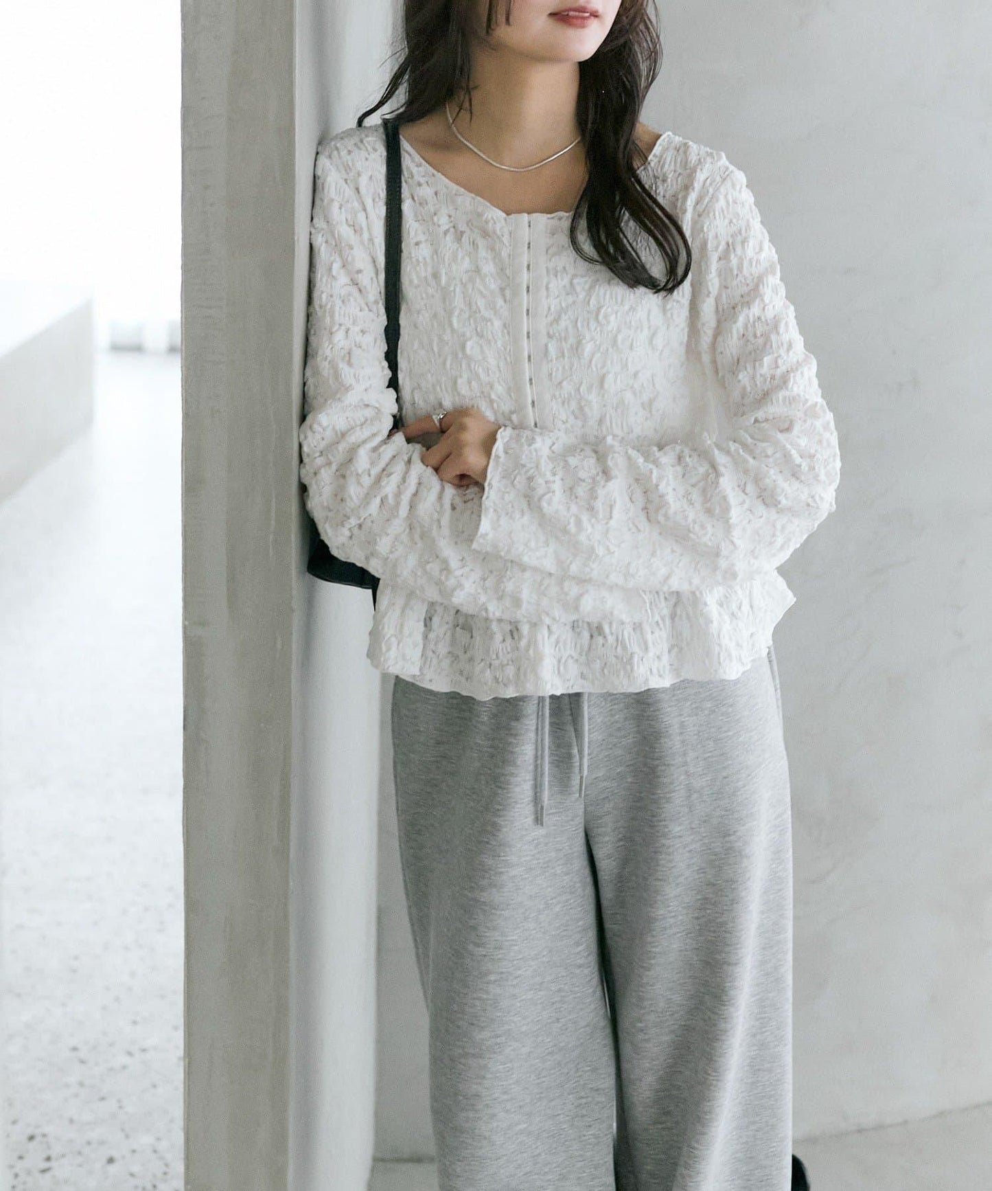 褶皺荷葉邊上衣