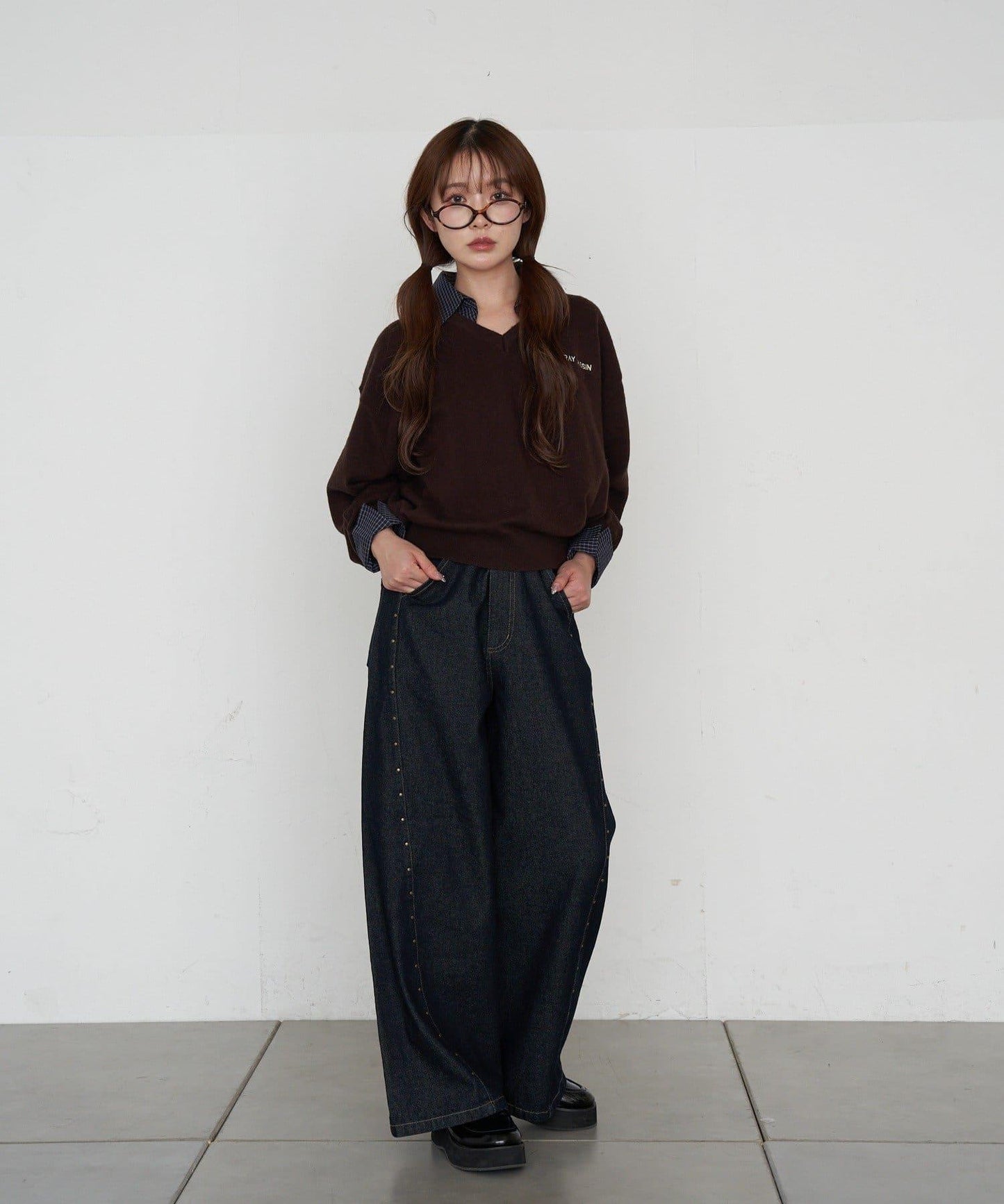 鉚釘裝飾寬鬆牛仔褲