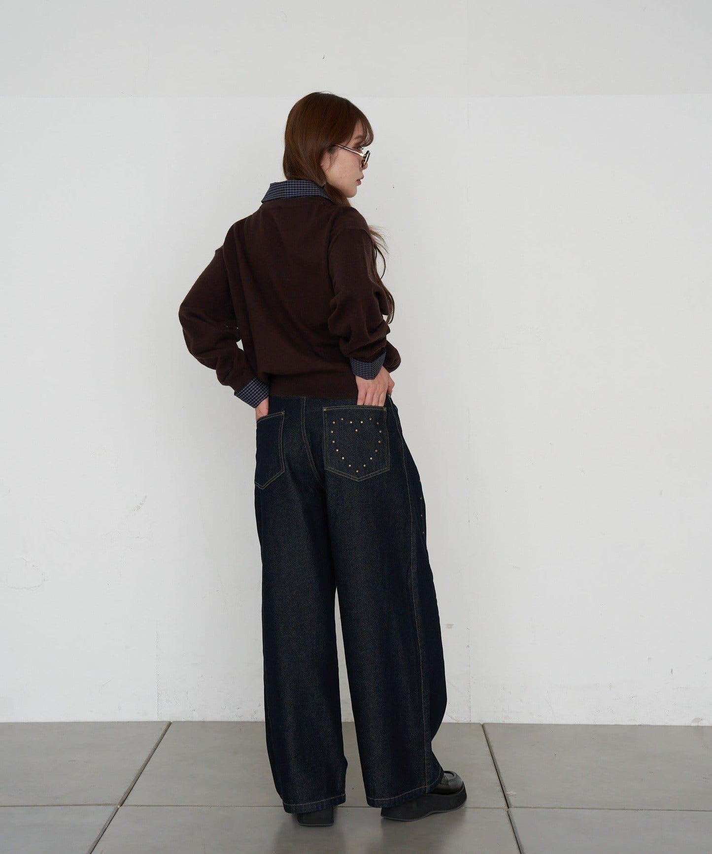 鉚釘裝飾寬鬆牛仔褲