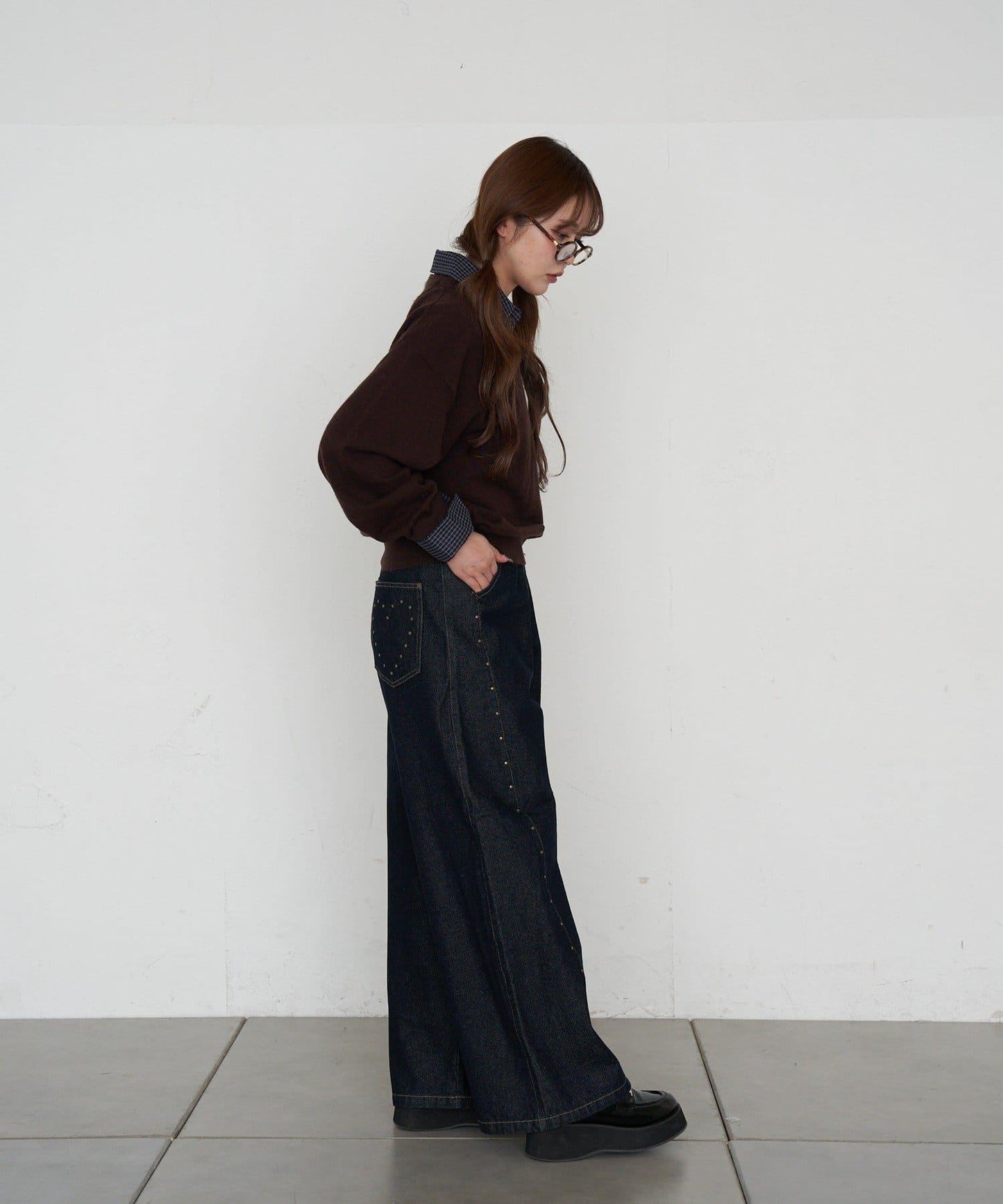 鉚釘裝飾寬鬆牛仔褲