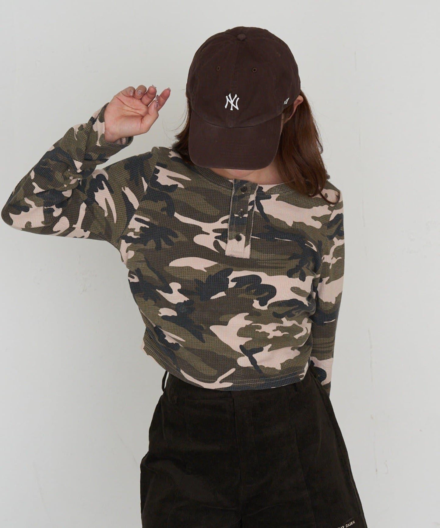 迷彩華夫格亨利領T恤