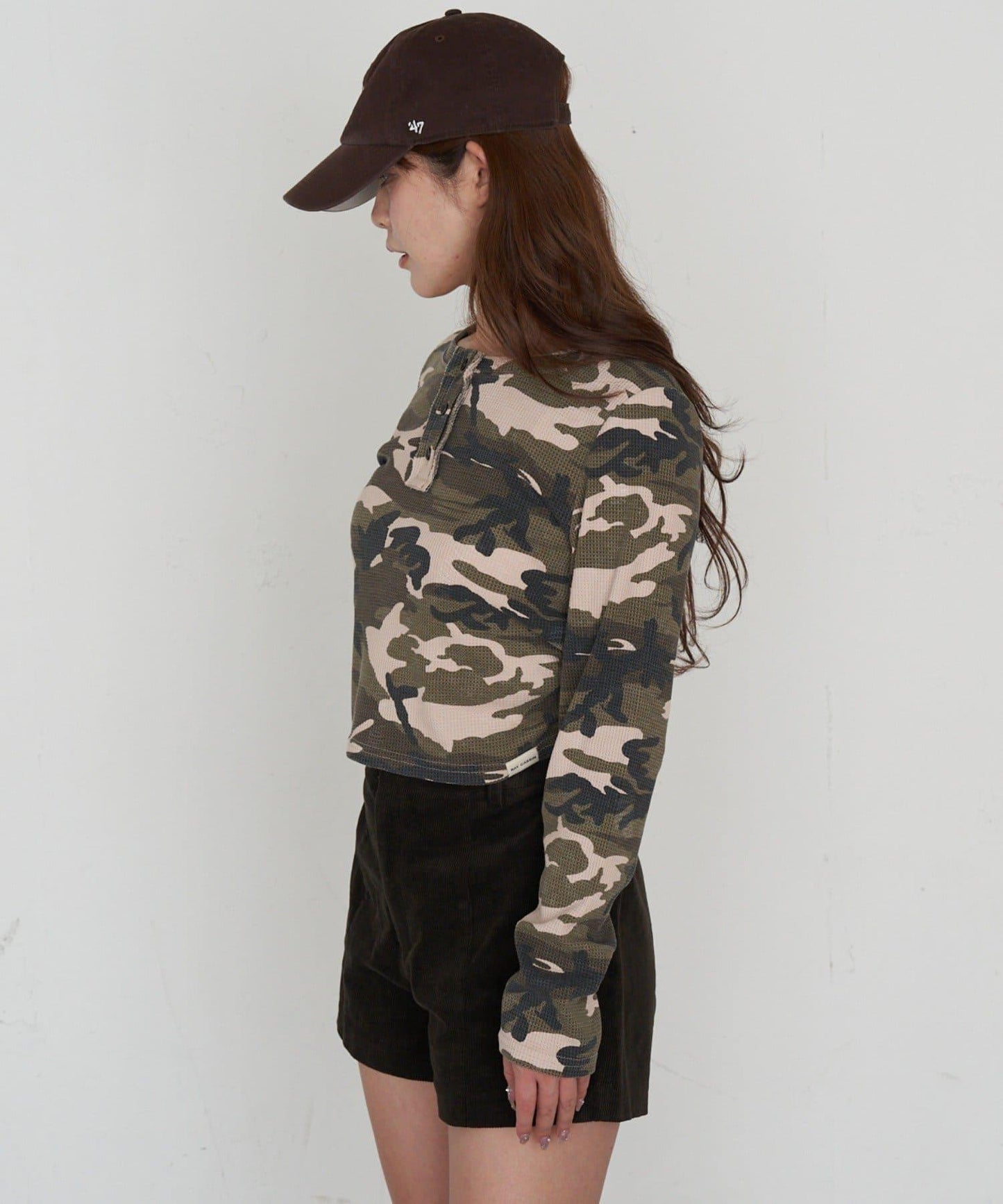 迷彩華夫格亨利領T恤