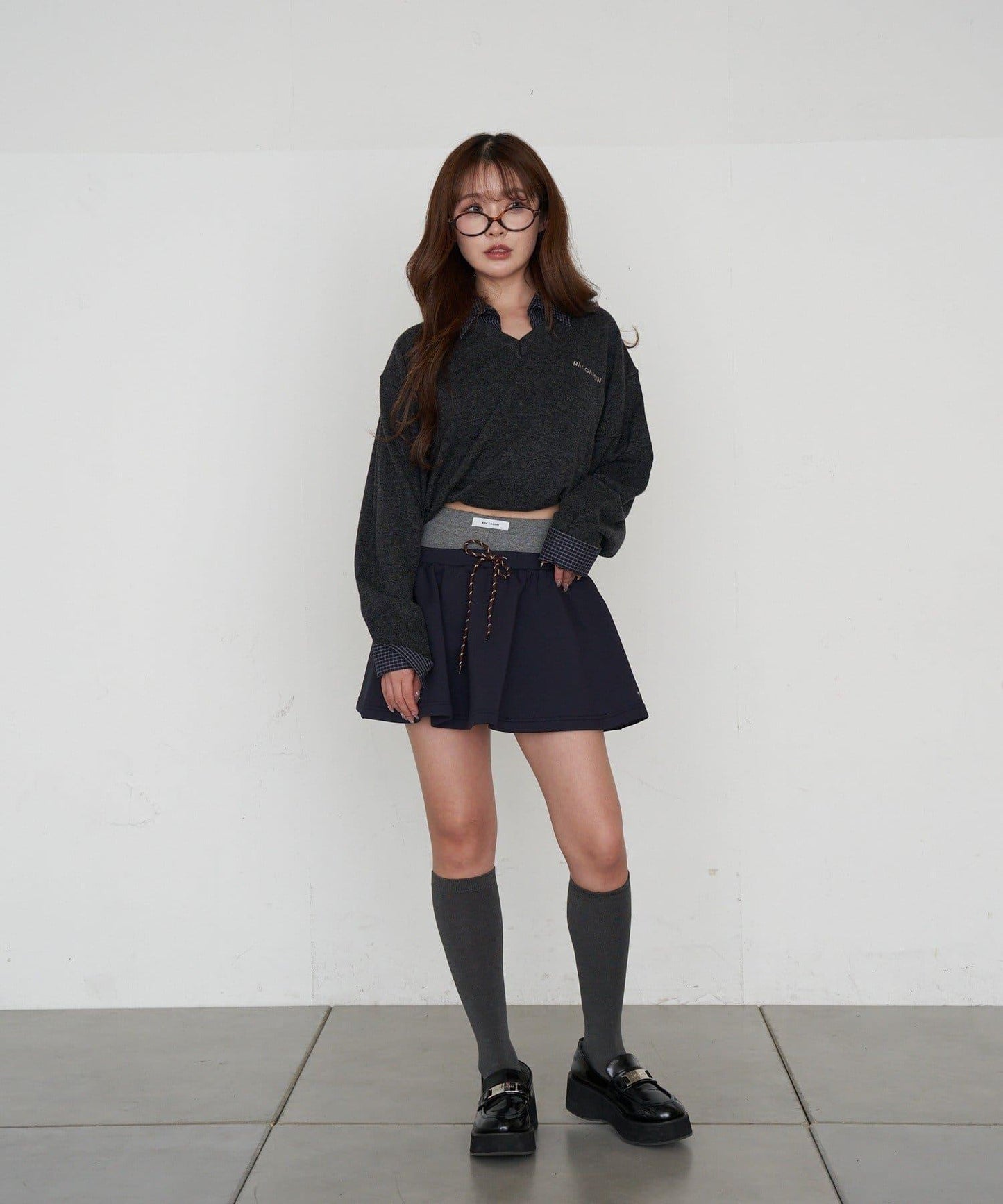 帶領V領刺繡針織衫