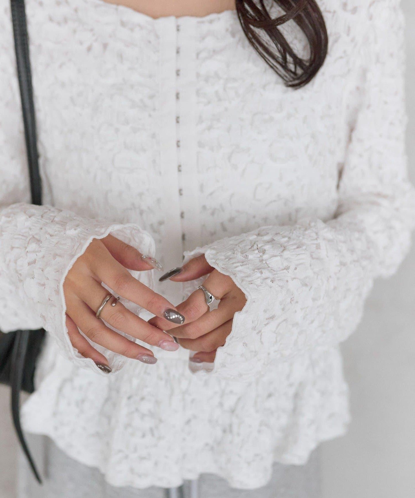 褶皺荷葉邊上衣