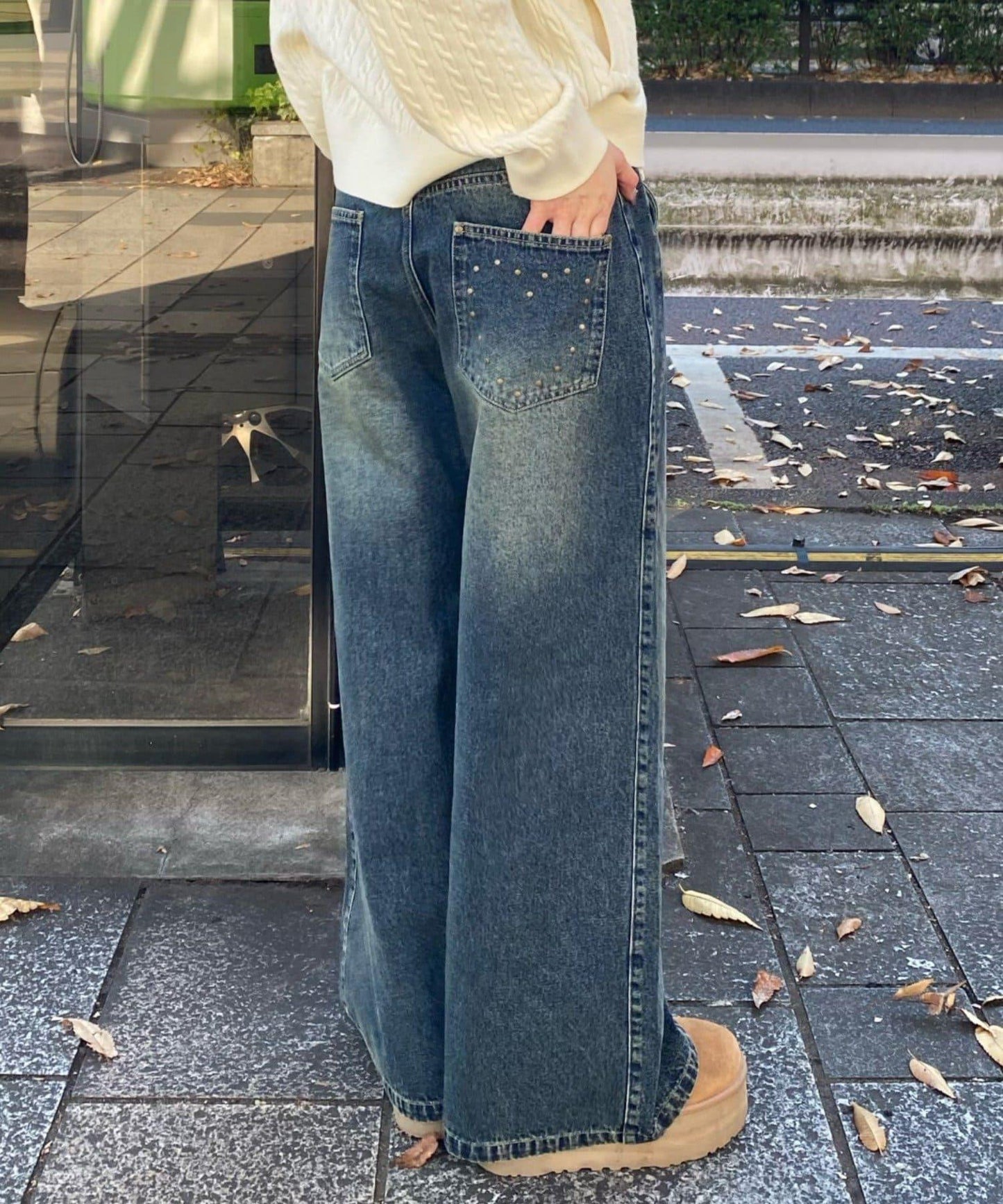 鉚釘裝飾寬鬆牛仔褲