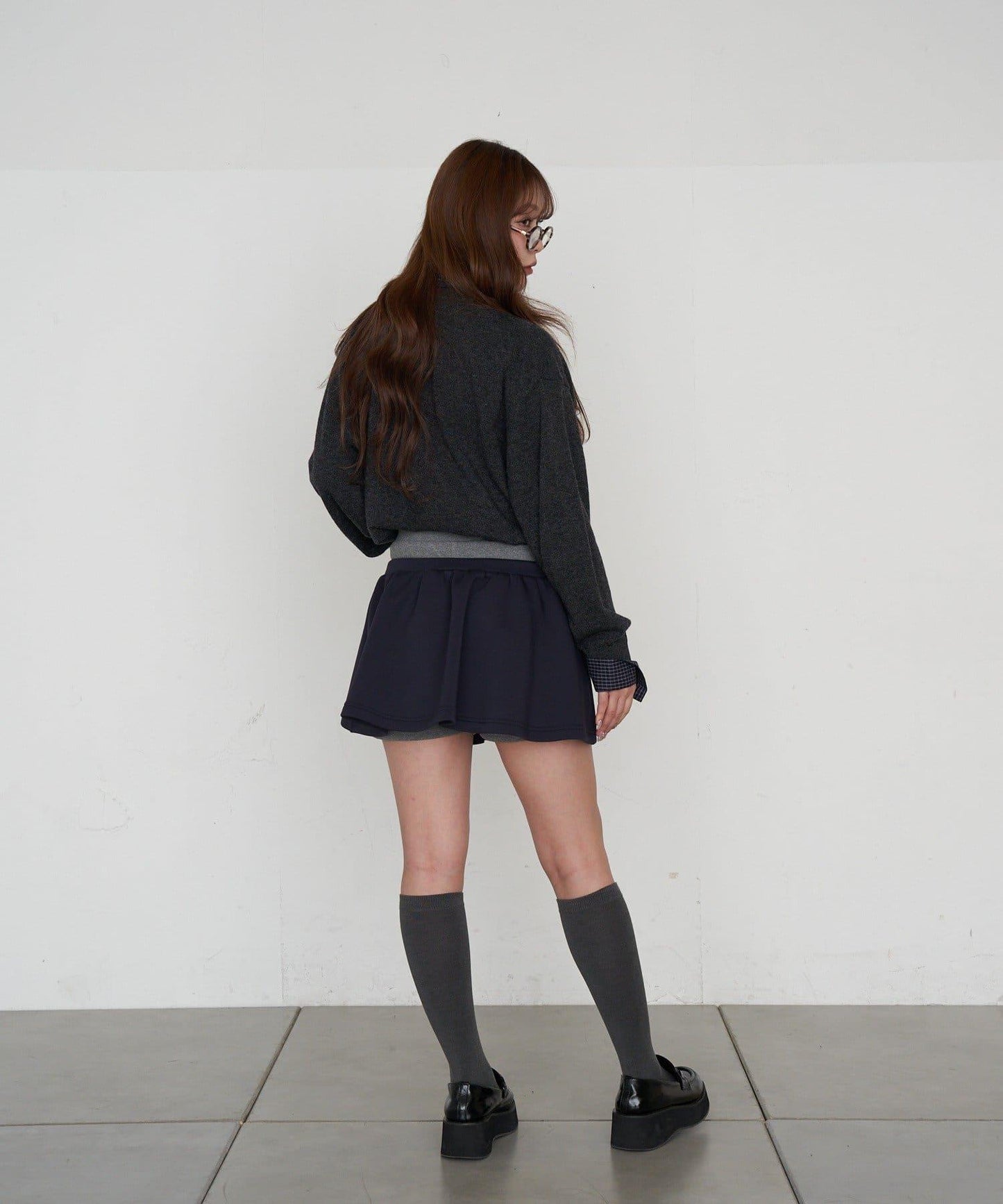 帶領V領刺繡針織衫