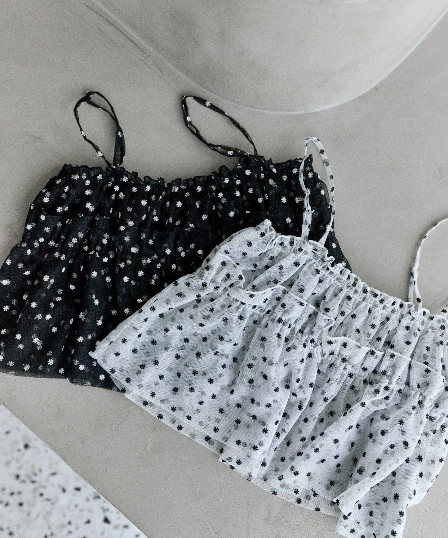 花卉網紗吊帶上衣