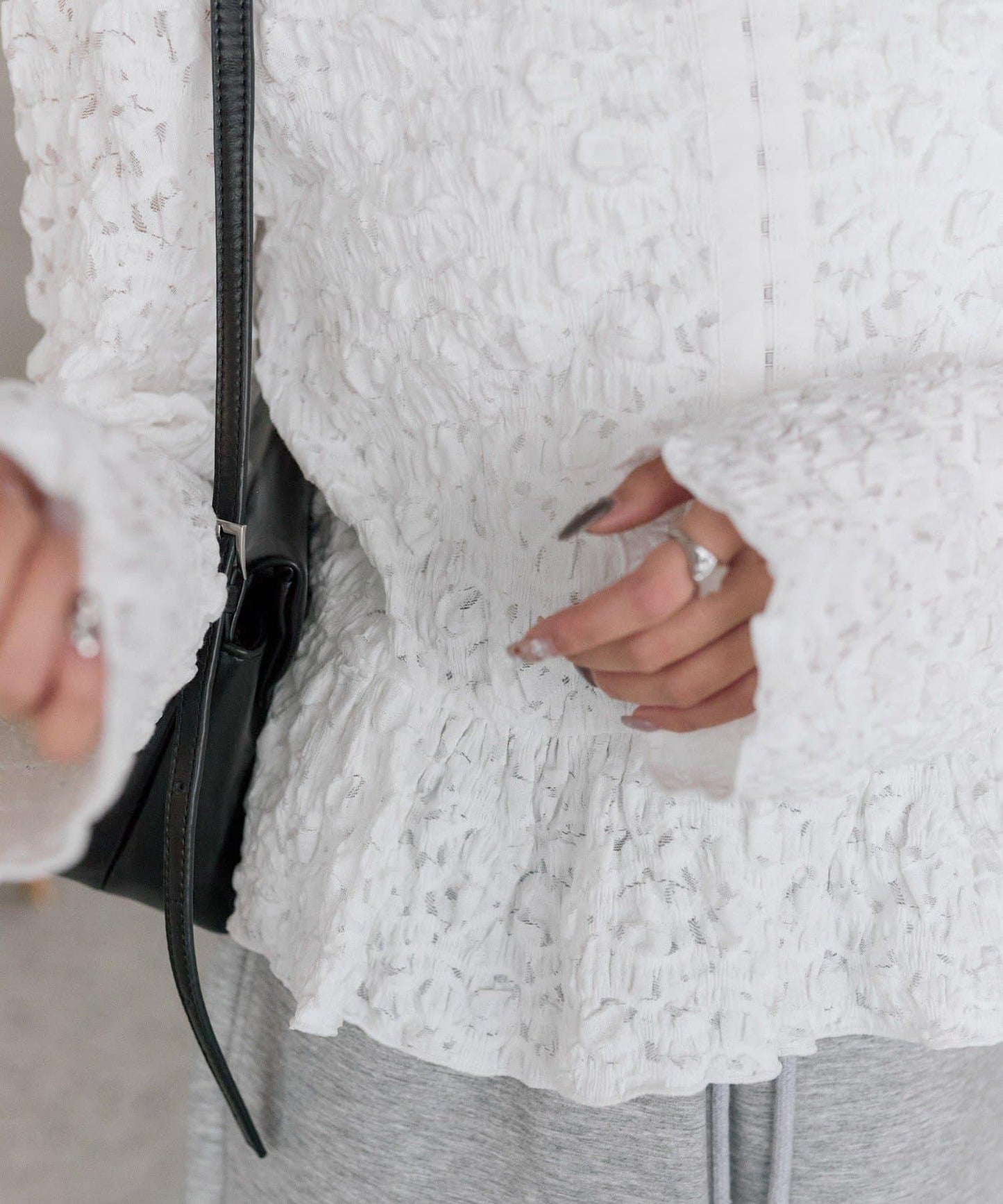 褶皺荷葉邊上衣