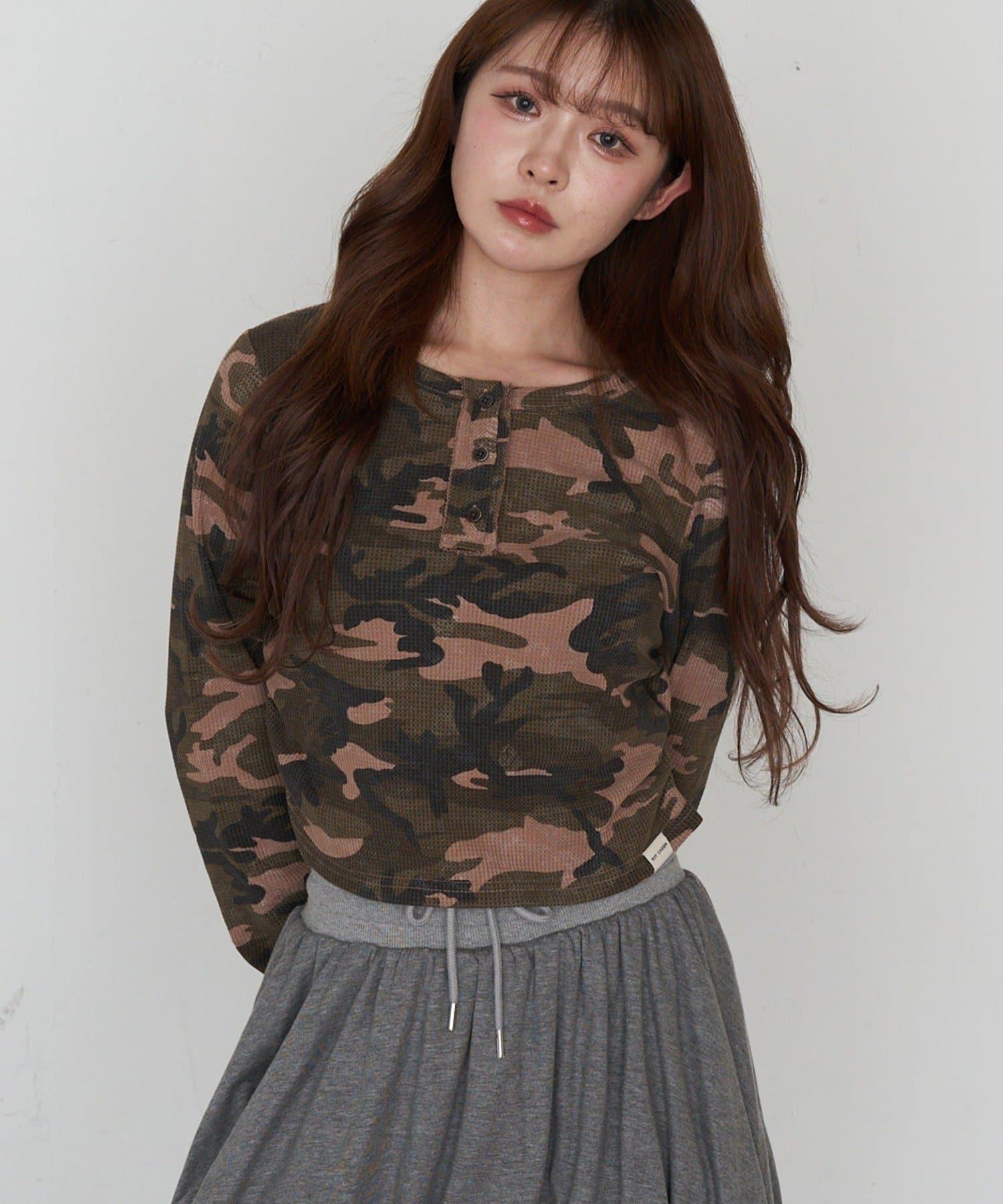 迷彩華夫格亨利領T恤