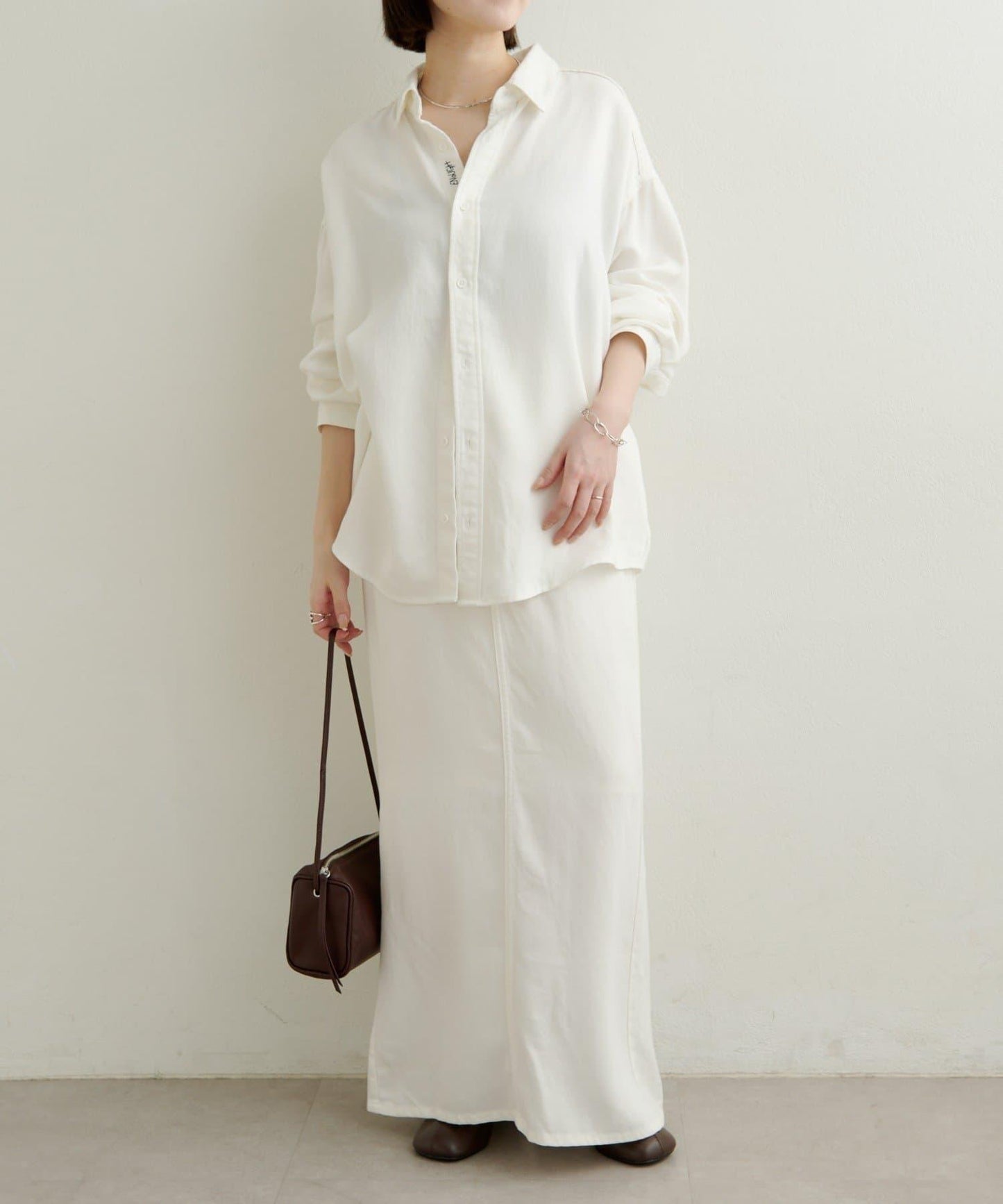 【可搭配套裝穿著◎】刺繡天絲柔軟寬鬆襯衫