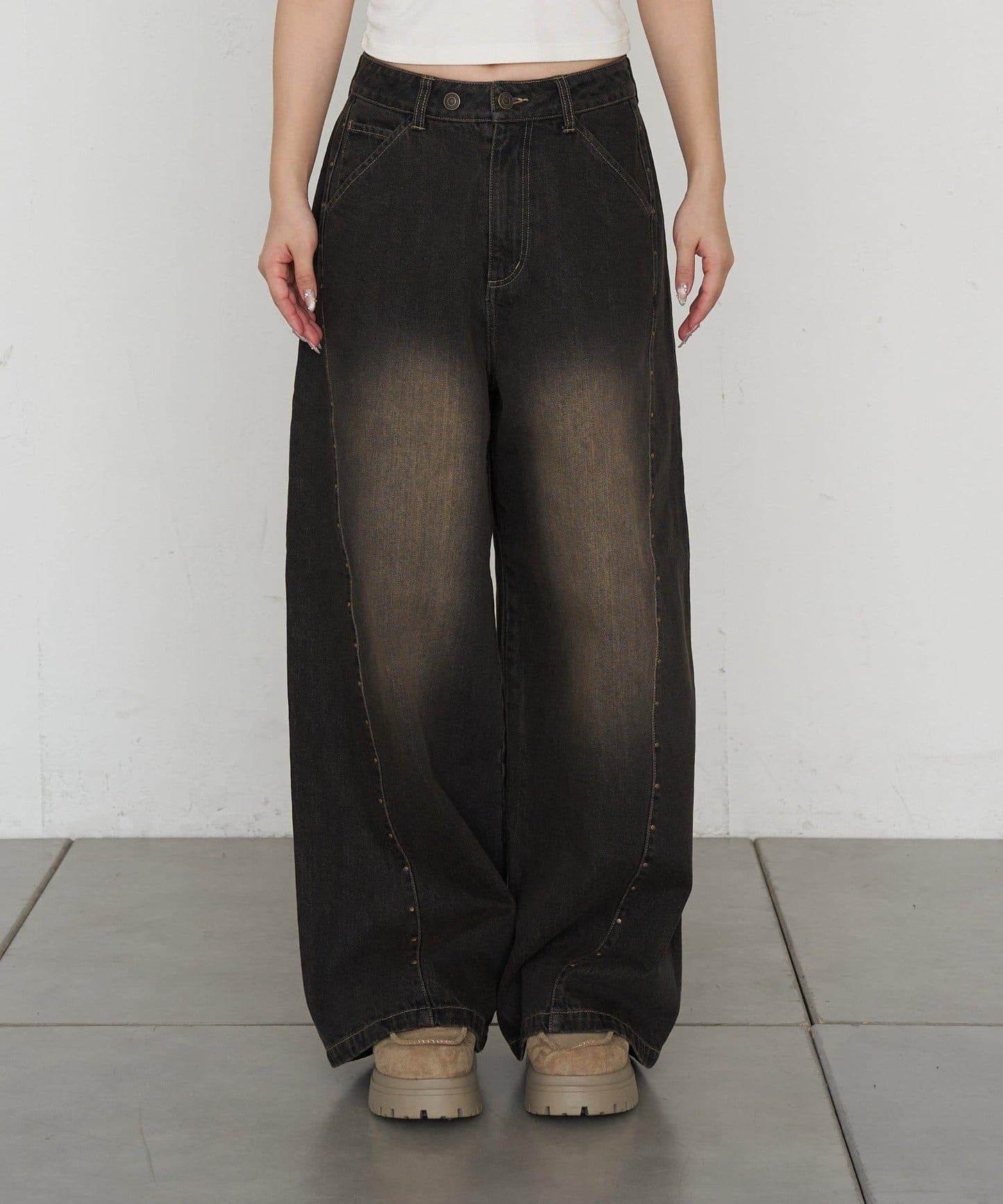 鉚釘裝飾寬鬆牛仔褲