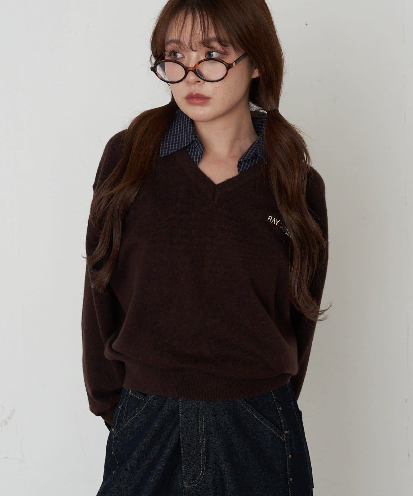 帶領V領刺繡針織衫