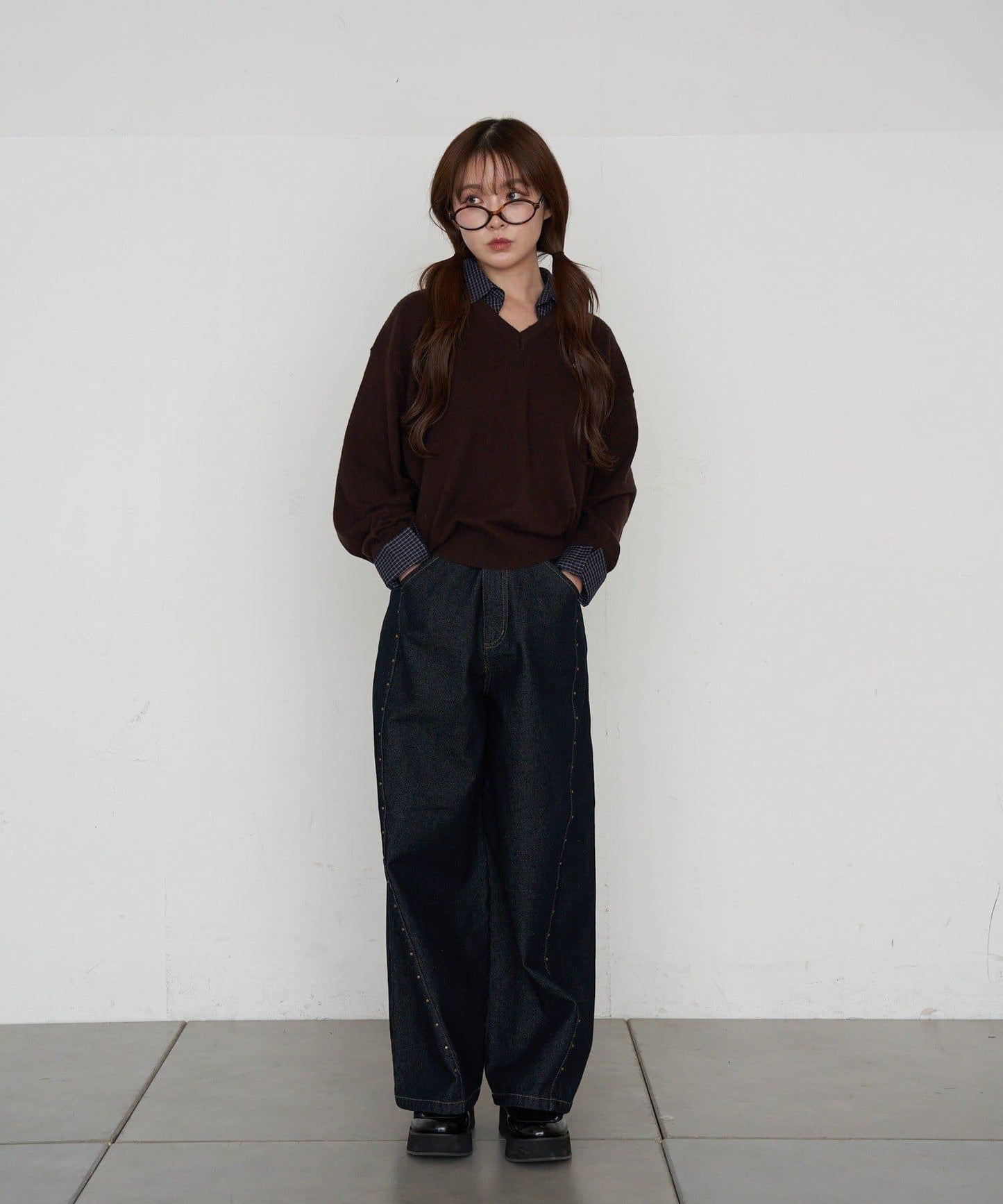 帶領V領刺繡針織衫