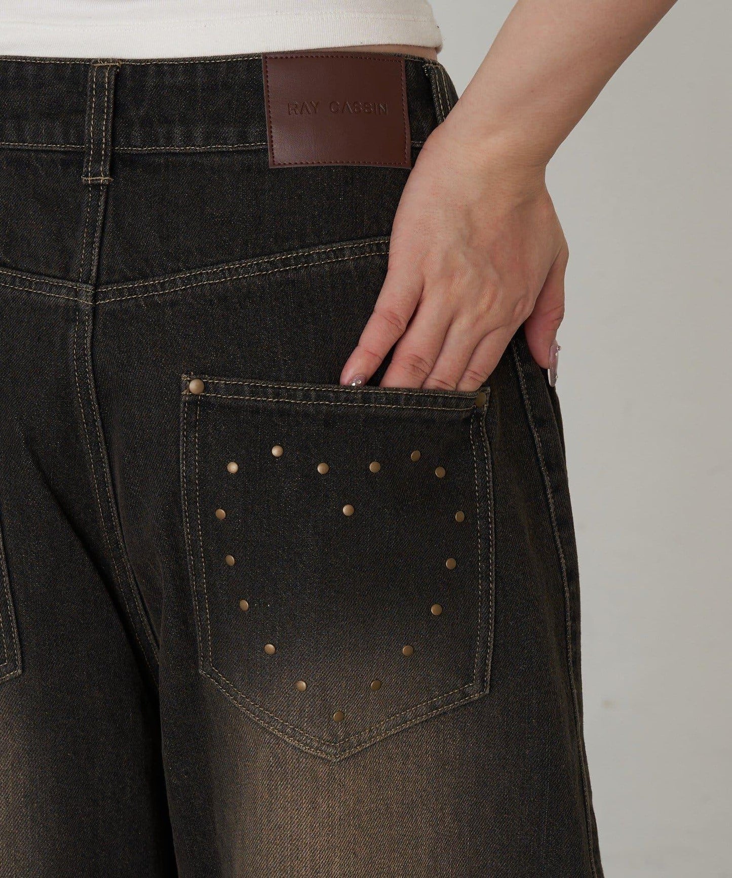 鉚釘裝飾寬鬆牛仔褲