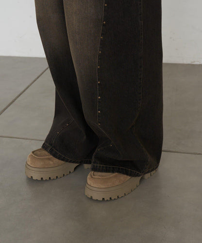 鉚釘裝飾寬鬆牛仔褲