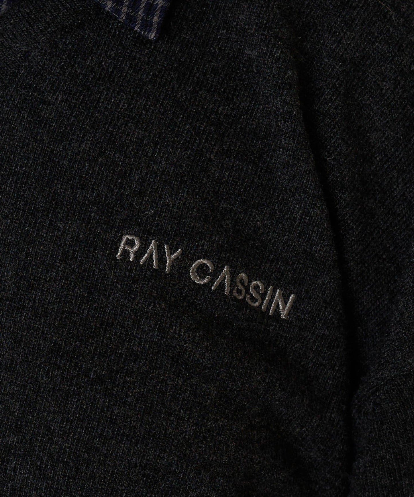 帶領V領刺繡針織衫