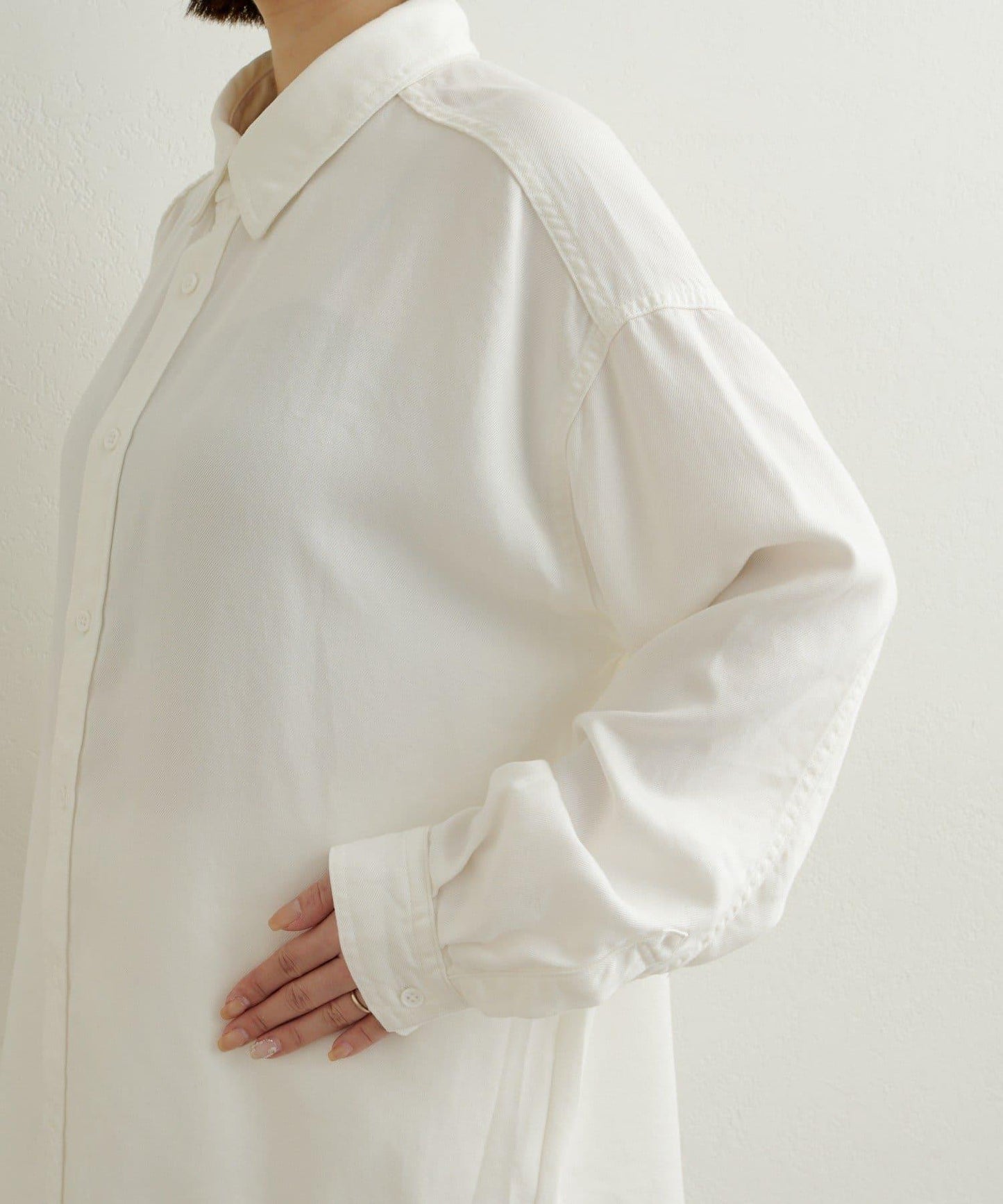 【可搭配套裝穿著◎】刺繡天絲柔軟寬鬆襯衫