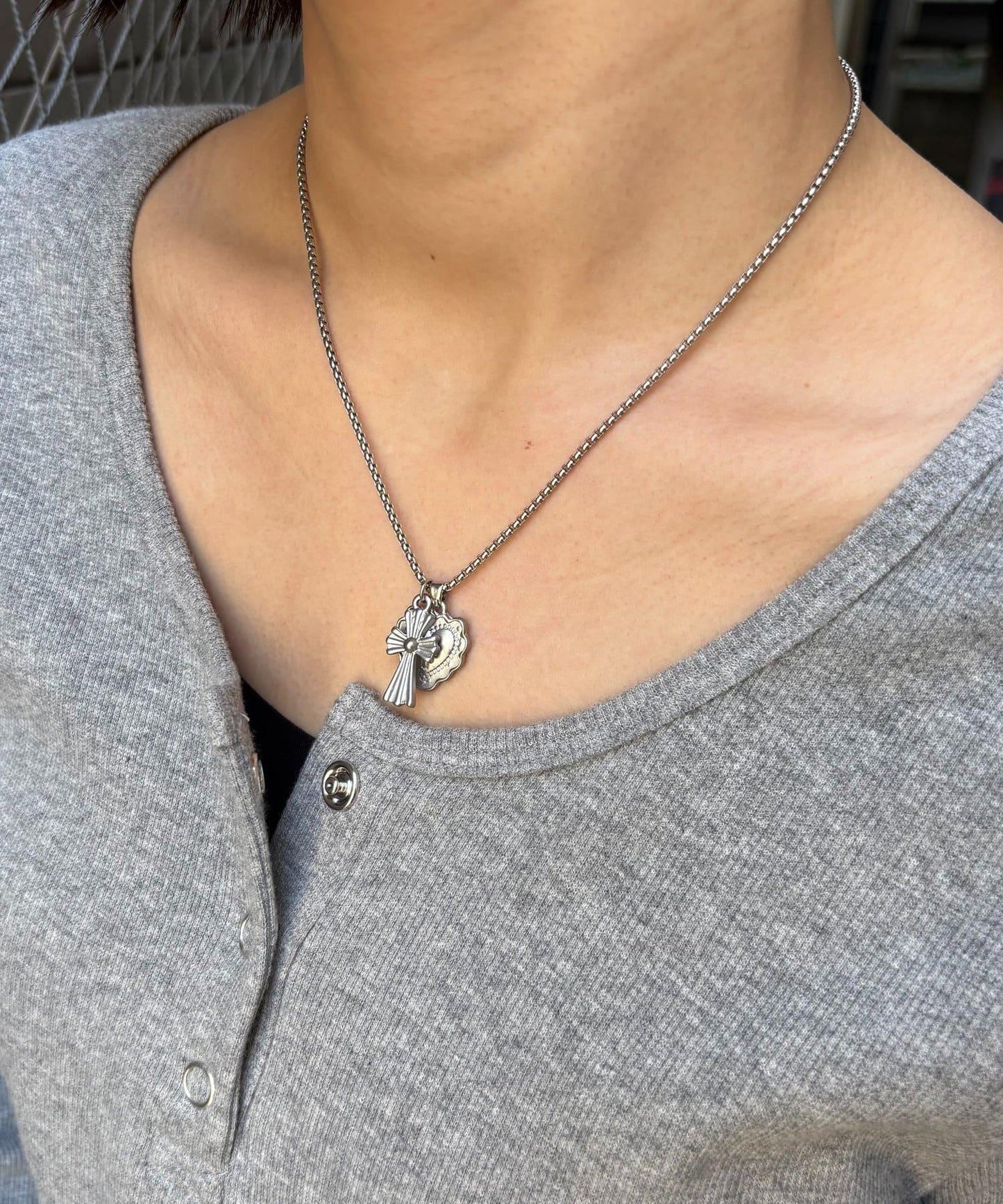 十字與愛心圖案項鍊