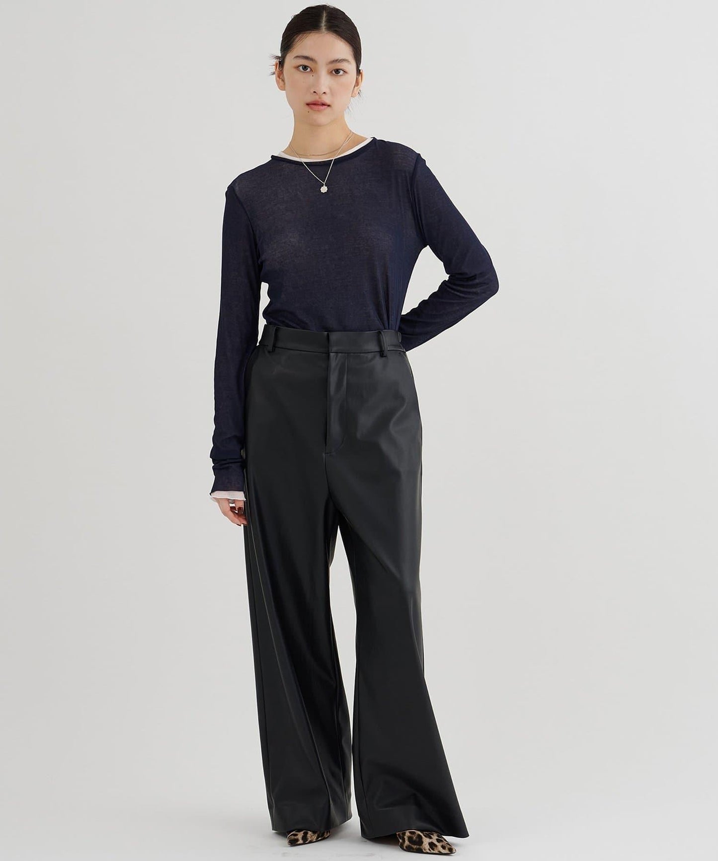 強捻紗透視套頭衫