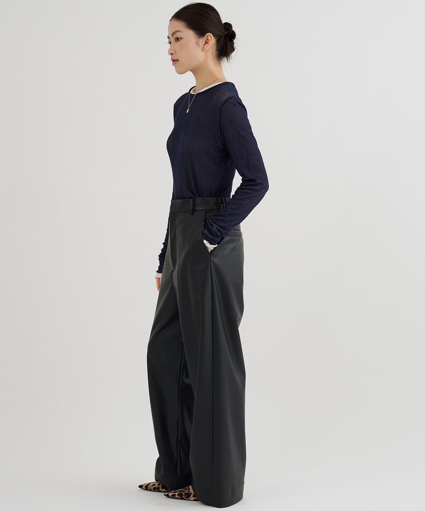 強捻紗透視套頭衫